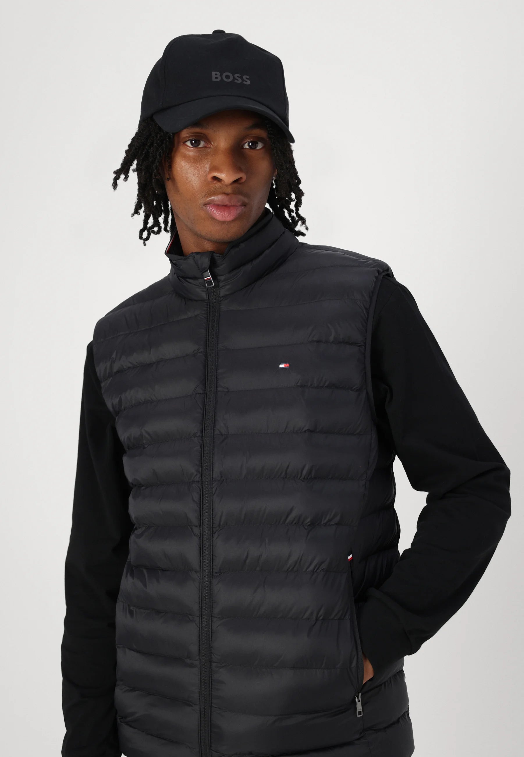 Doudoune sans manches homme Tommy Hilfiger noire – Gilet matelassé léger, confort, hiver mi-saison.