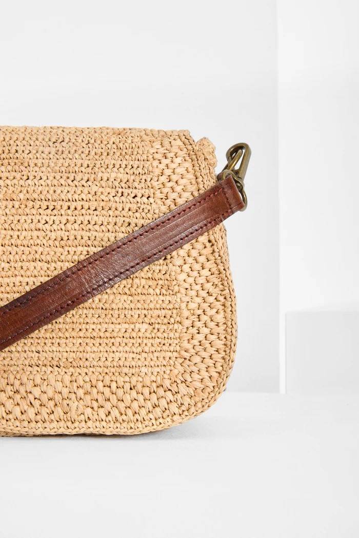 Sac Tiako raphia naturel - Sac bandoulière artisanal femme à rabat fait main Madagascar