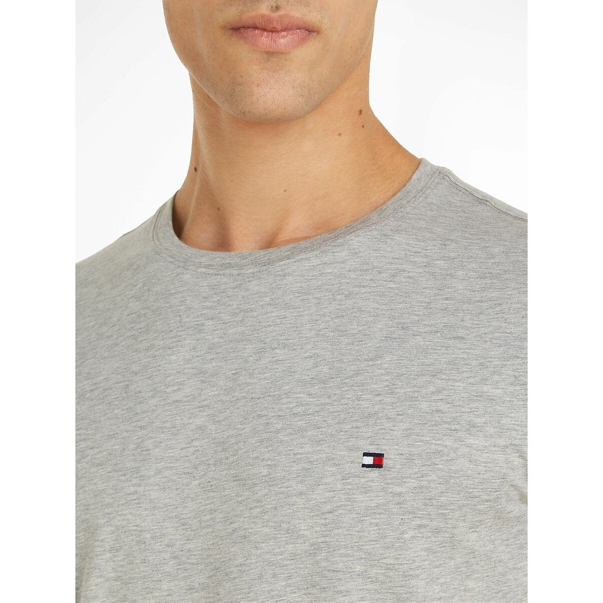 Tee-Shirt Homme Tommy Hilfiger Gris Col Rond – Coton Confort Logo Discret