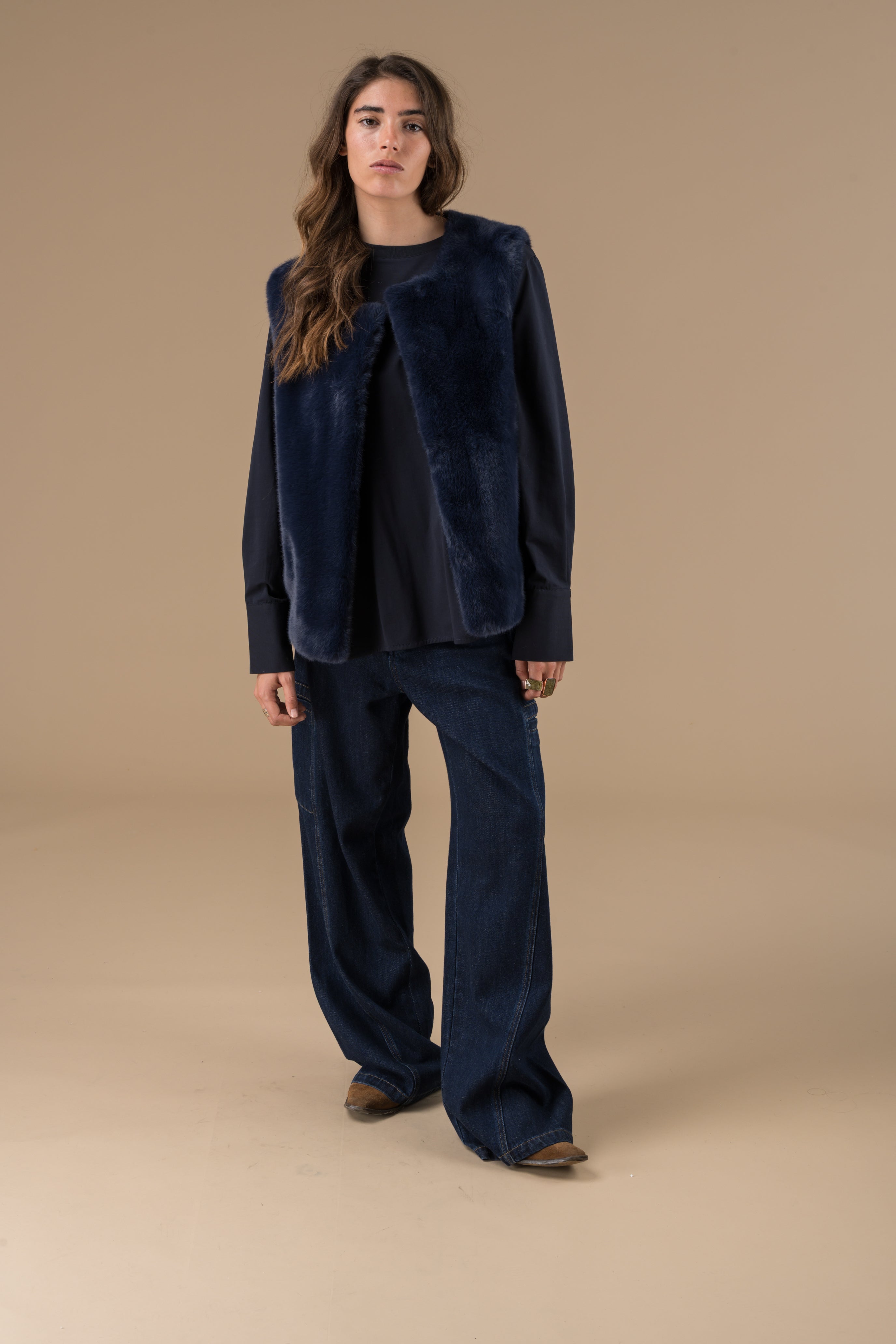 Gilet sans manches fausse fourrure bleu marine – Adoré Paris Vassilissa femme, mi-saison, doux et confortable