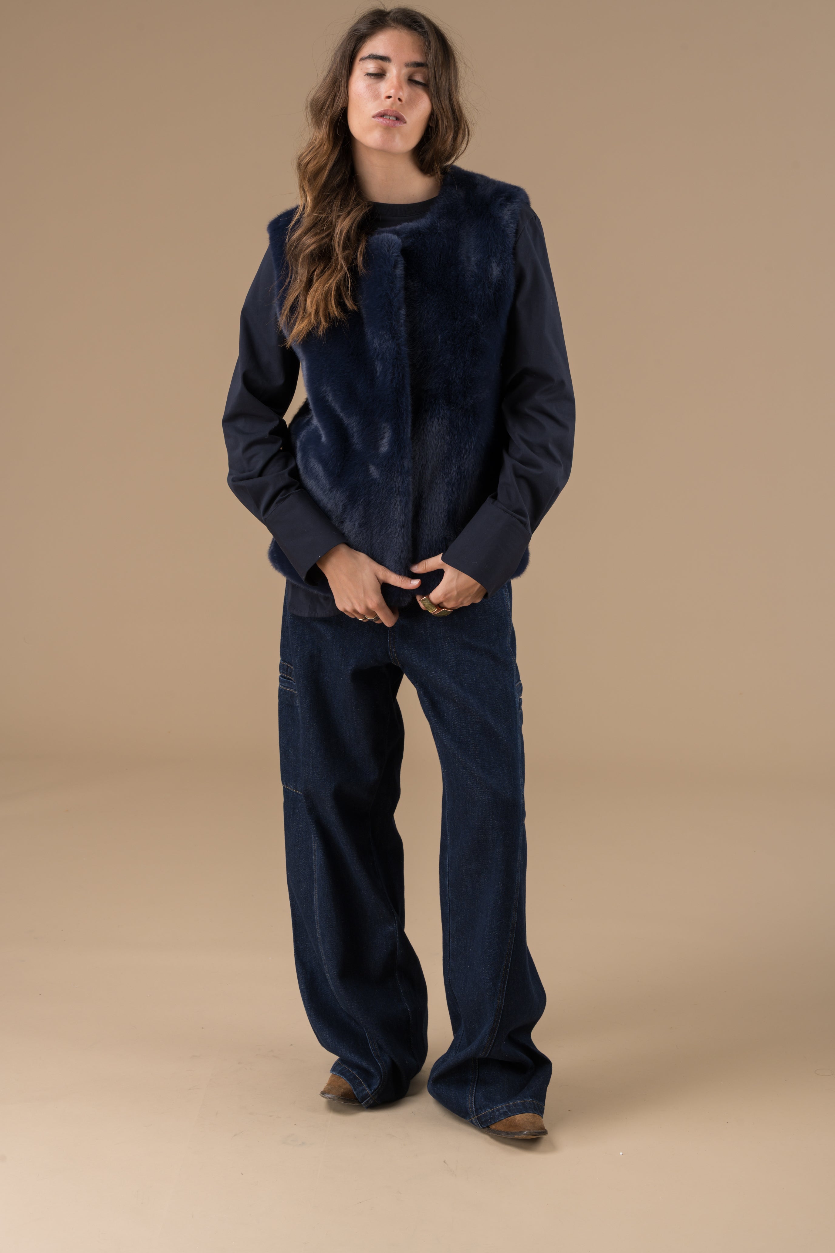 Gilet sans manches fausse fourrure bleu marine – Adoré Paris Vassilissa femme, mi-saison, doux et confortable
