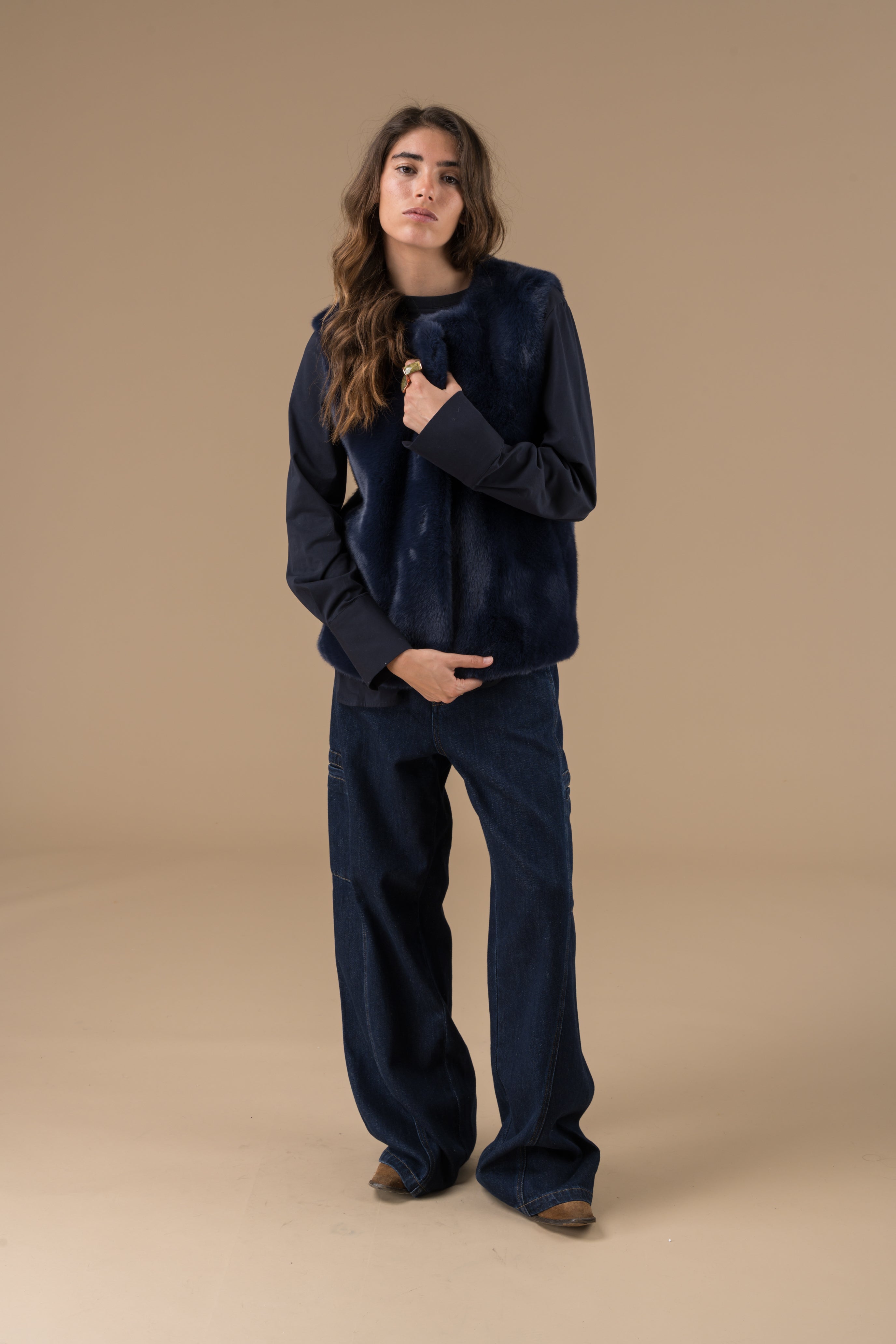Gilet sans manches fausse fourrure bleu marine – Adoré Paris Vassilissa femme, mi-saison, doux et confortable