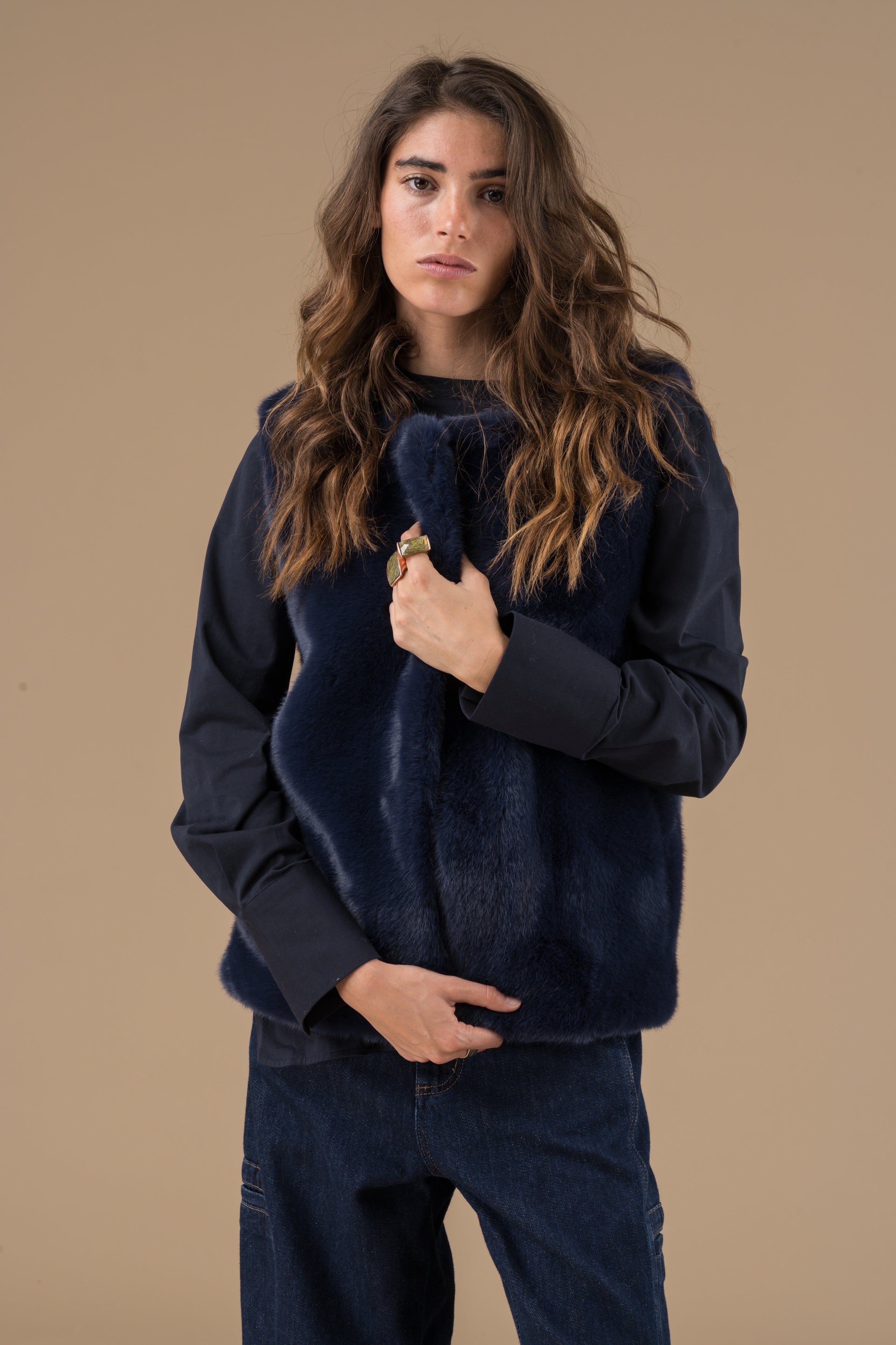 Gilet sans manches fausse fourrure bleu marine – Adoré Paris Vassilissa femme, mi-saison, doux et confortable