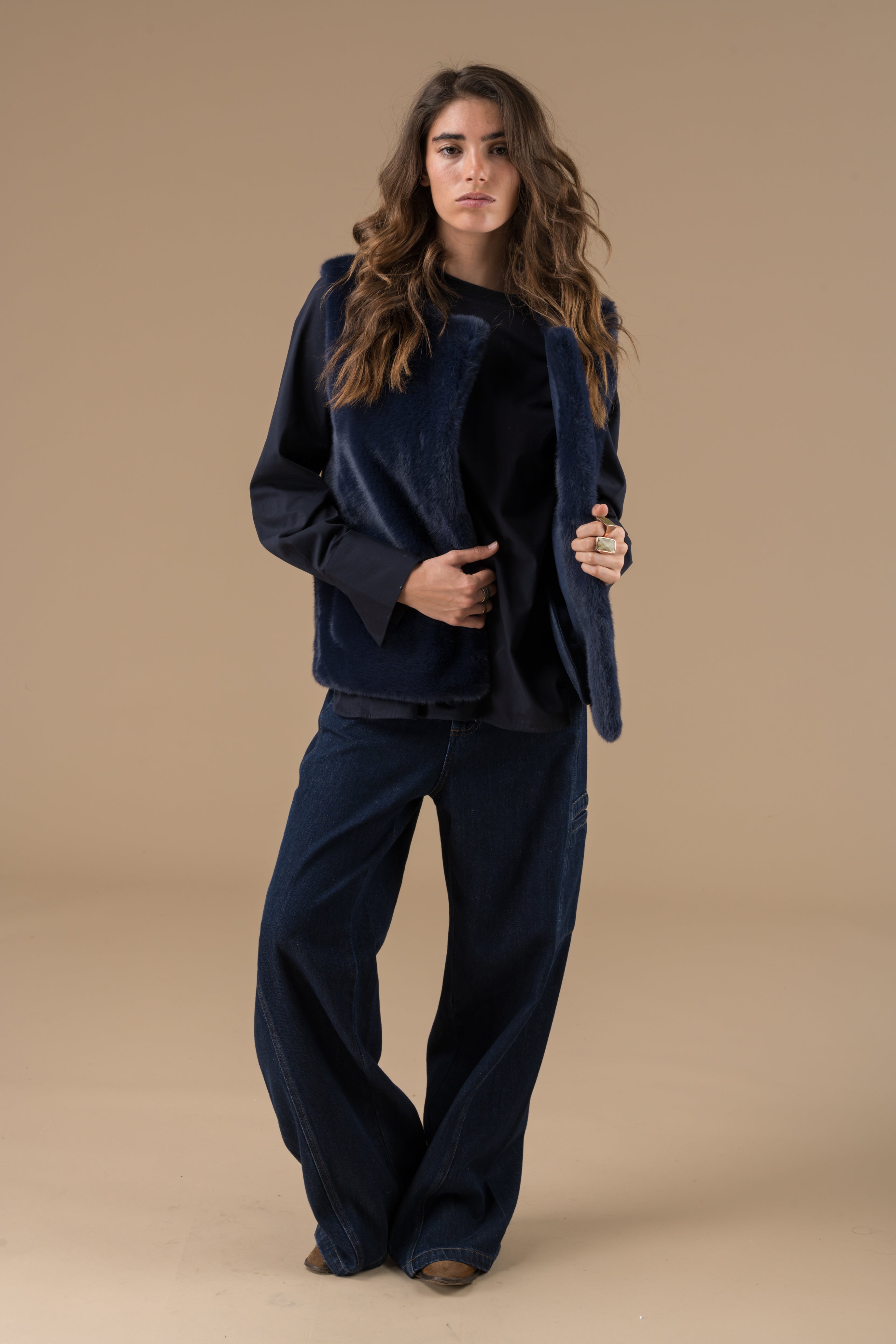 Gilet sans manches fausse fourrure bleu marine – Adoré Paris Vassilissa femme, mi-saison, doux et confortable