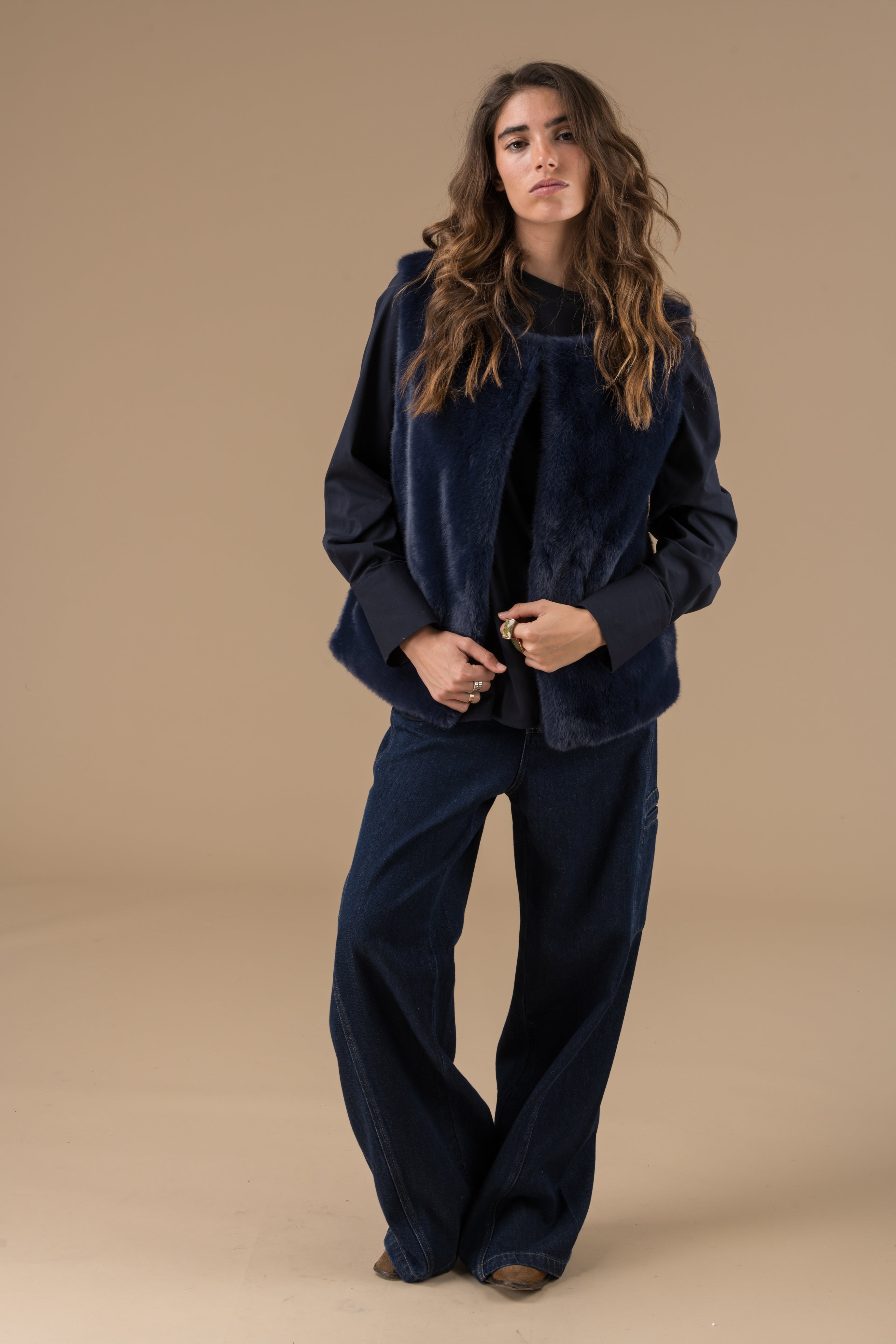 Gilet sans manches fausse fourrure bleu marine – Adoré Paris Vassilissa femme, mi-saison, doux et confortable