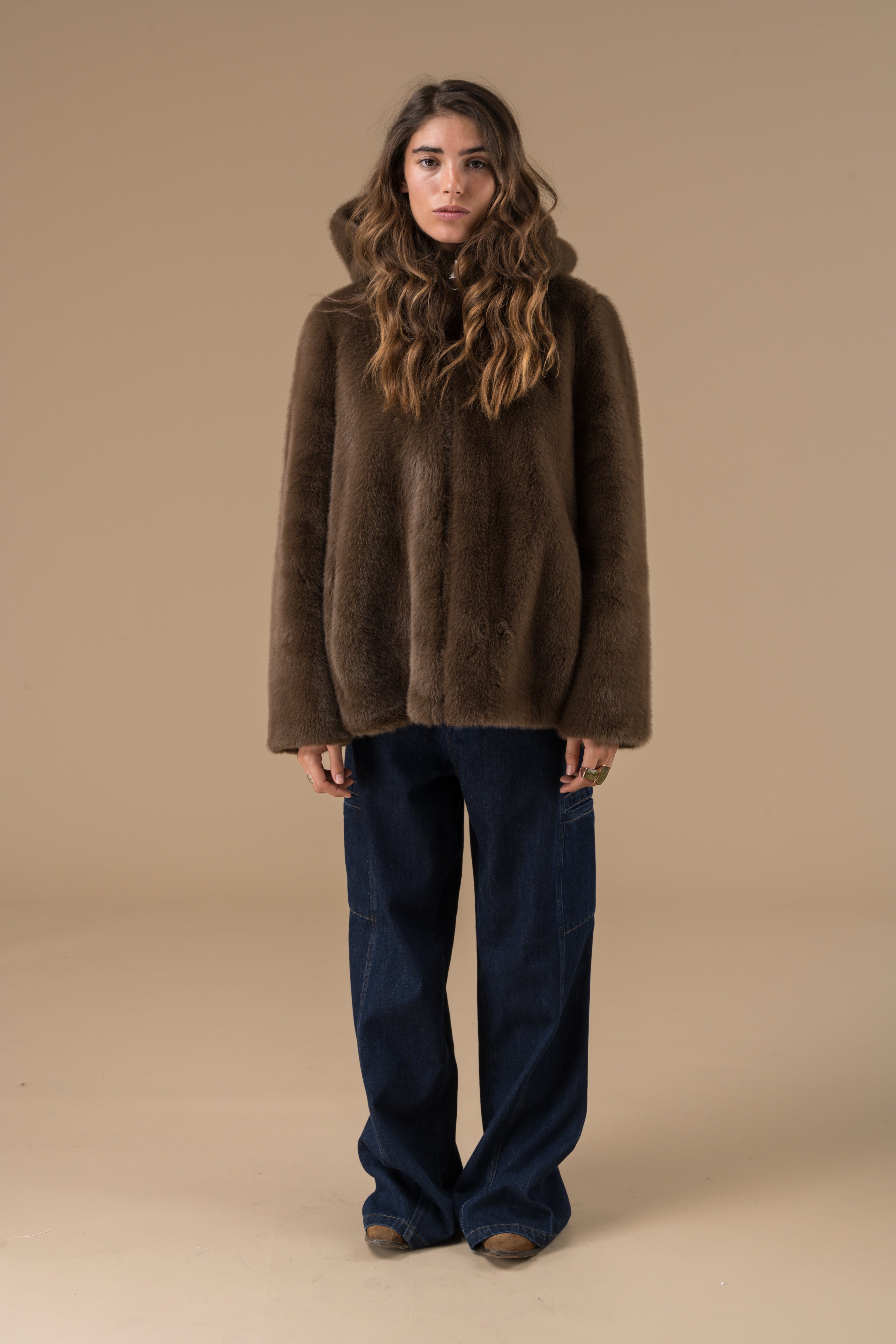 Veste fourrure Chocolat Katarina by Adoré Paris - Parka femme chaude, fausse fourrure, confortable, tendance automne/hiver
