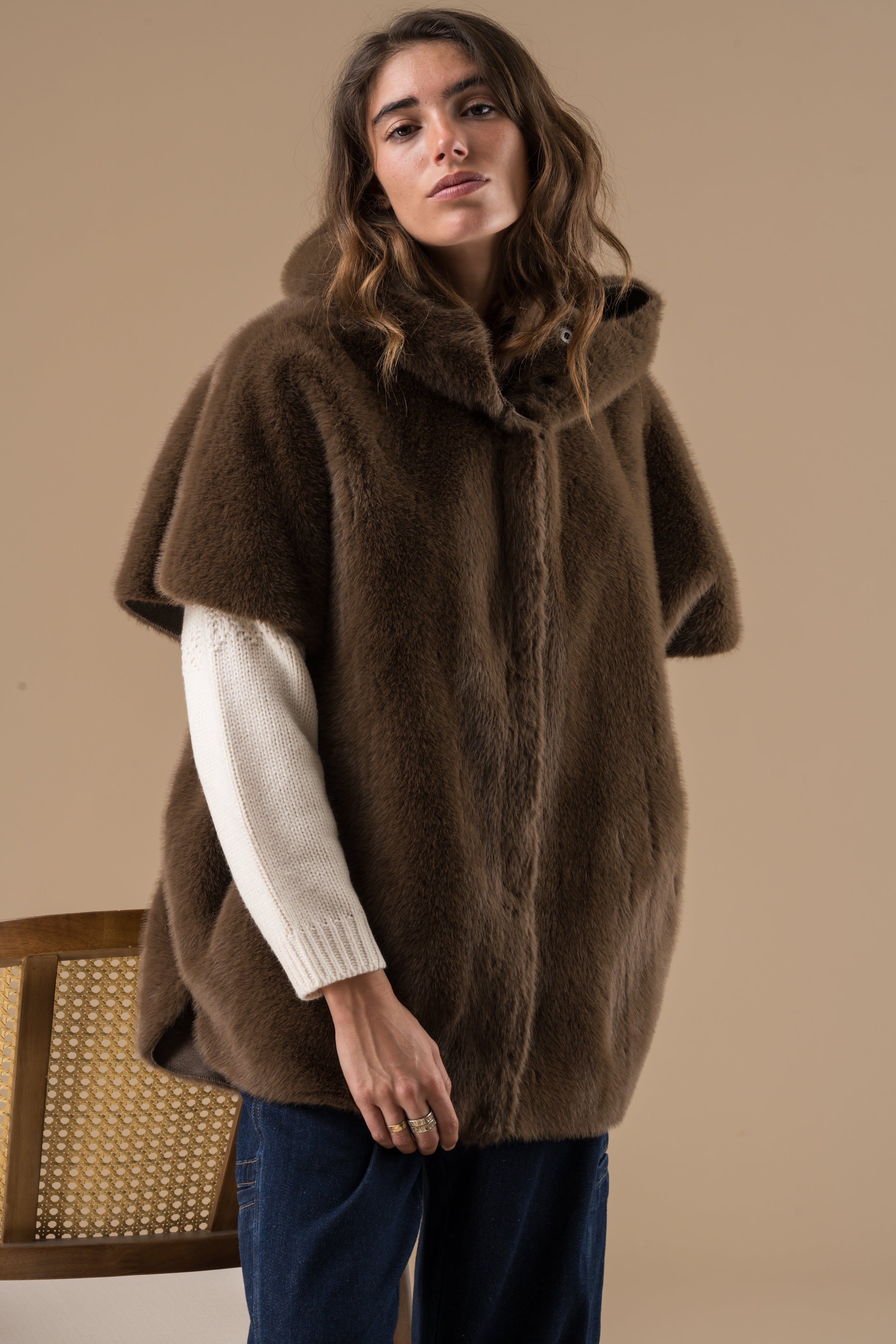 Veste en fausse fourrure chocolat Anastasia – Adoré Paris – Douceur & Chaleur pour Femme