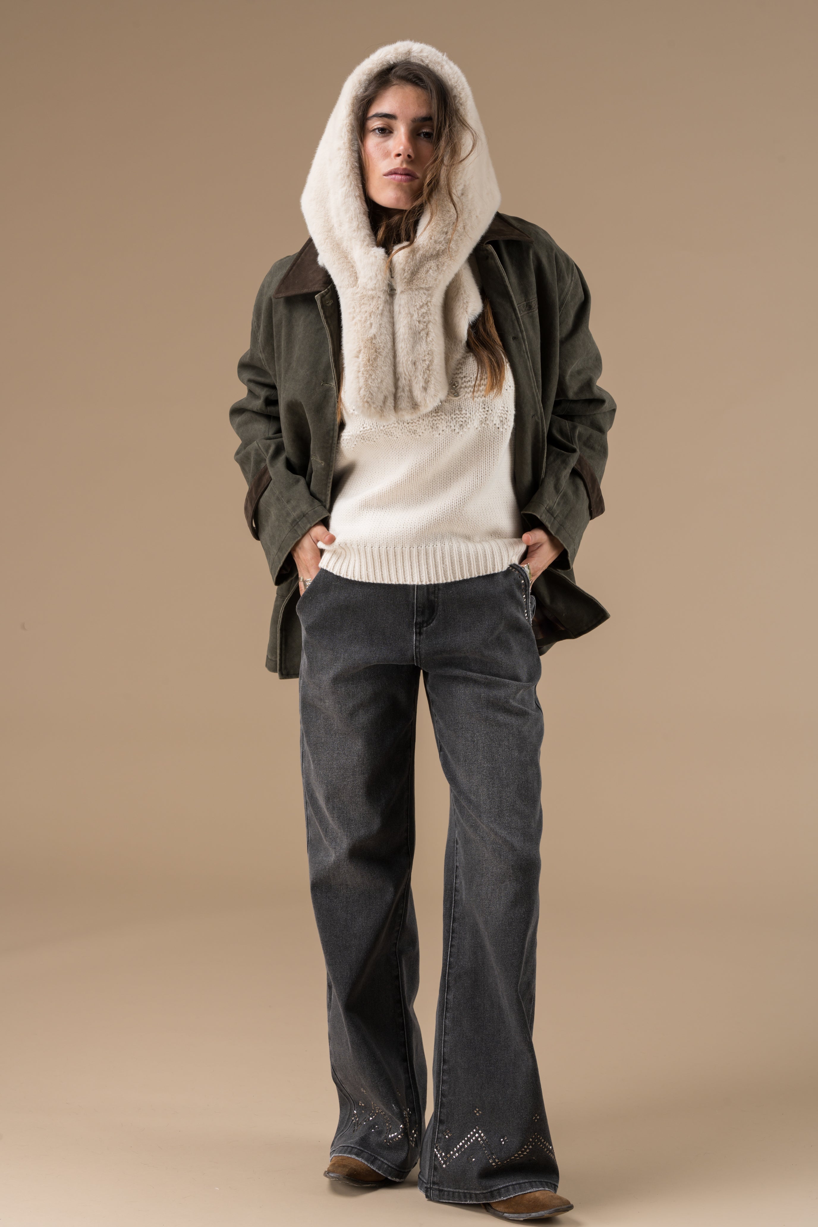 Cagoule en fausse fourrure Beige Adoré Paris femme – hiver chaud et élégant