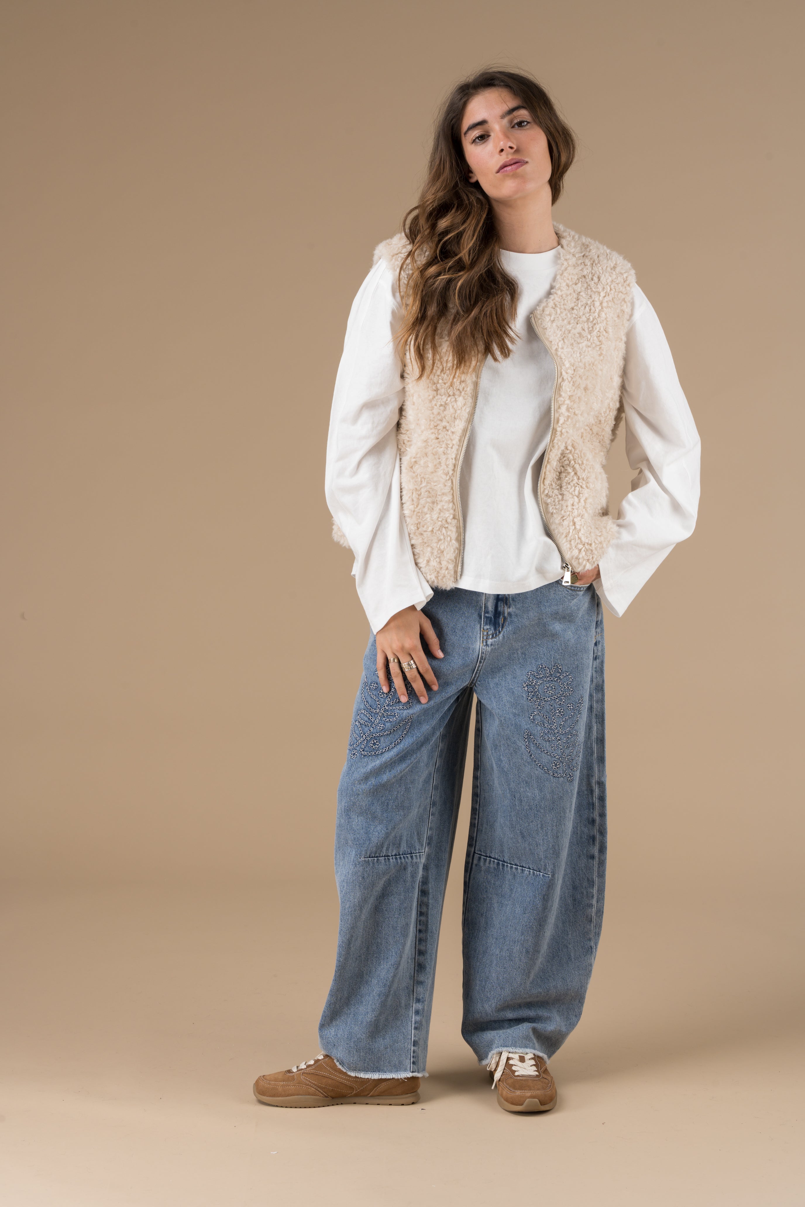 Gilet Sans Manche Ludmila Femme Beige | Adoré Paris | Doux, Confortable & Tendance - Urban Chic
