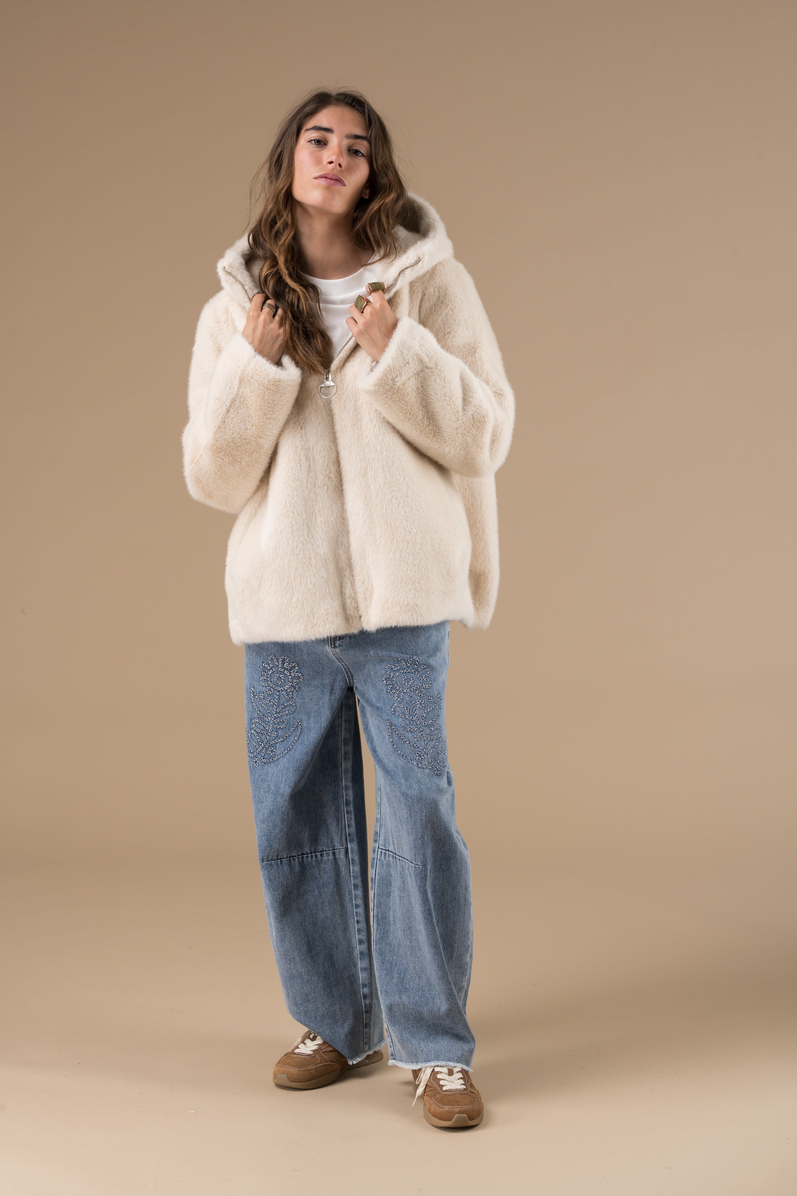 Veste fourrure beige Katarina by Adoré Paris - Parka femme chaude, fausse fourrure, confortable, tendance automne/hiver