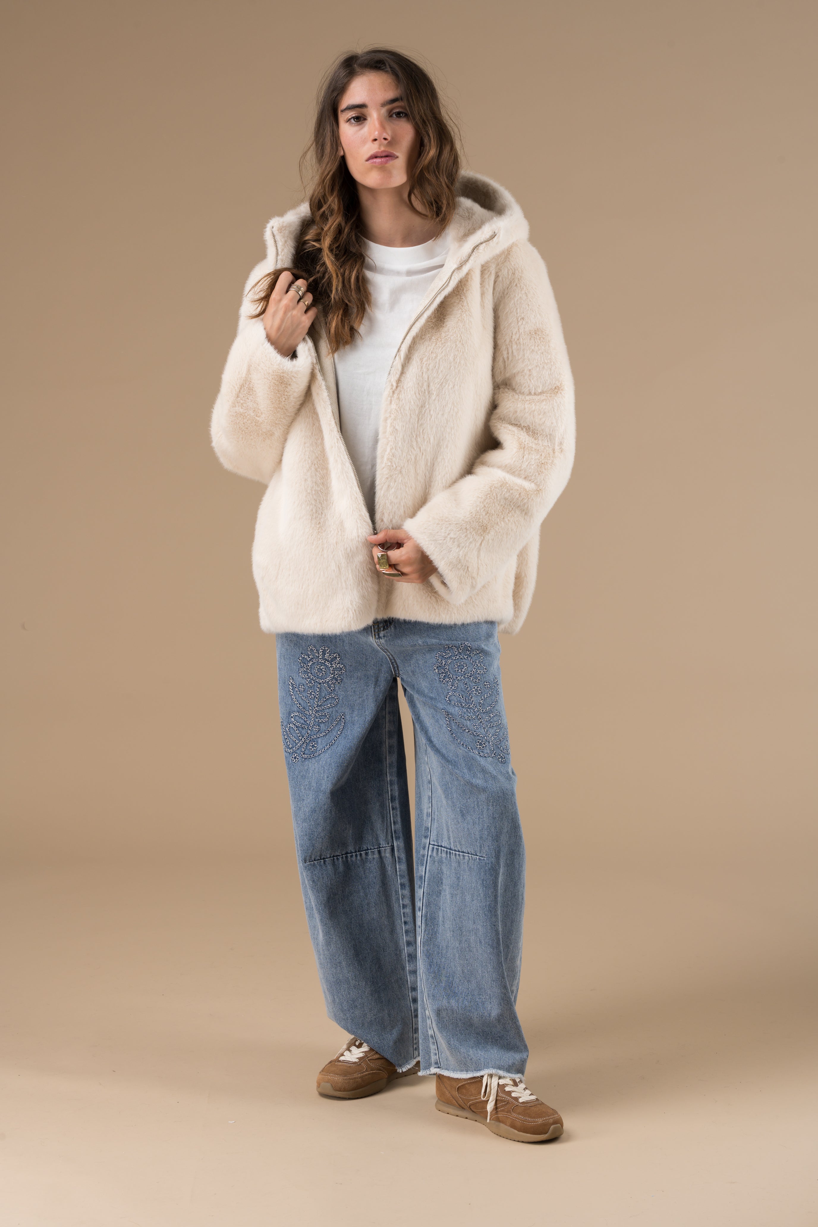 Veste fourrure beige Katarina by Adoré Paris - Parka femme chaude, fausse fourrure, confortable, tendance automne/hiver
