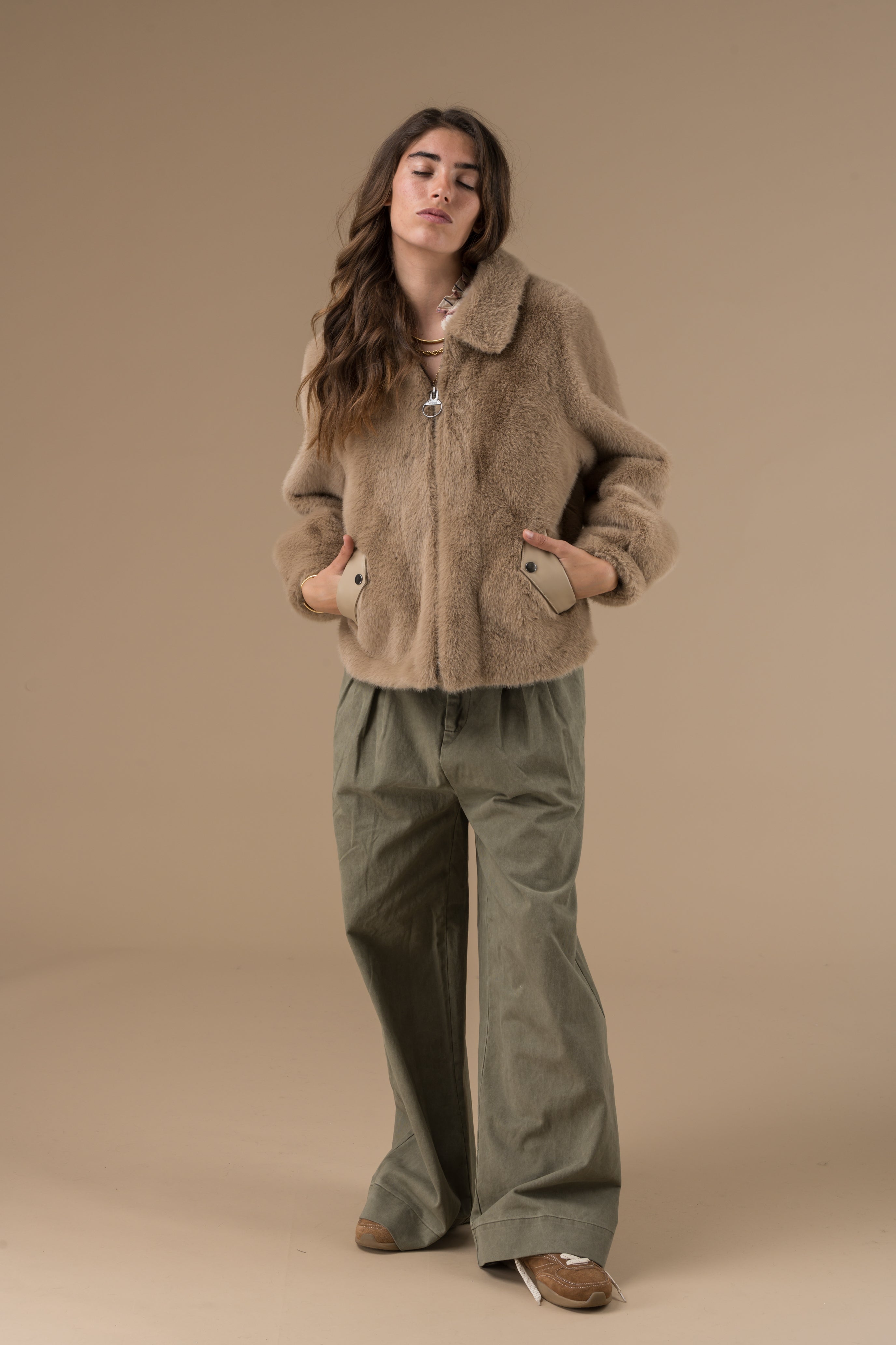 Veste Bomber Fausse Fourrure Femme Cappuccino – Adoré Paris Natacha | Douceur & Confort Automne/Hiver