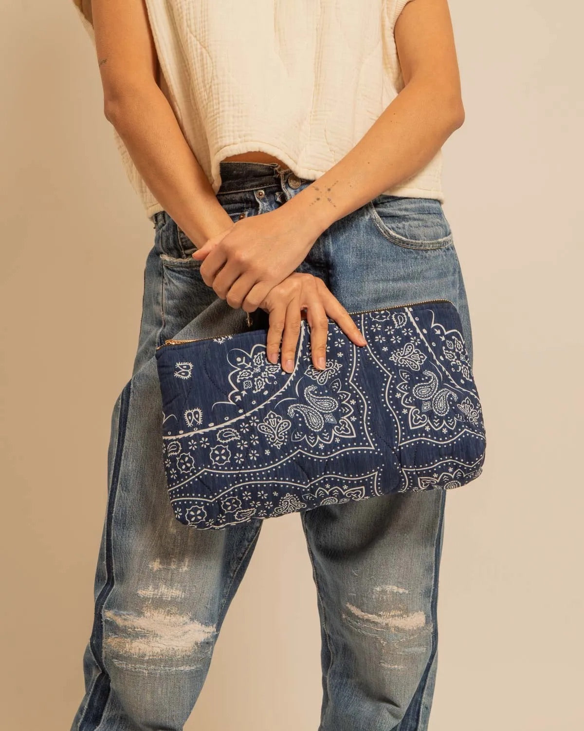 Pochette Matelassée Femme Aokyanos Bandana Bleu Marine – Accessoire Mode Été Voyage