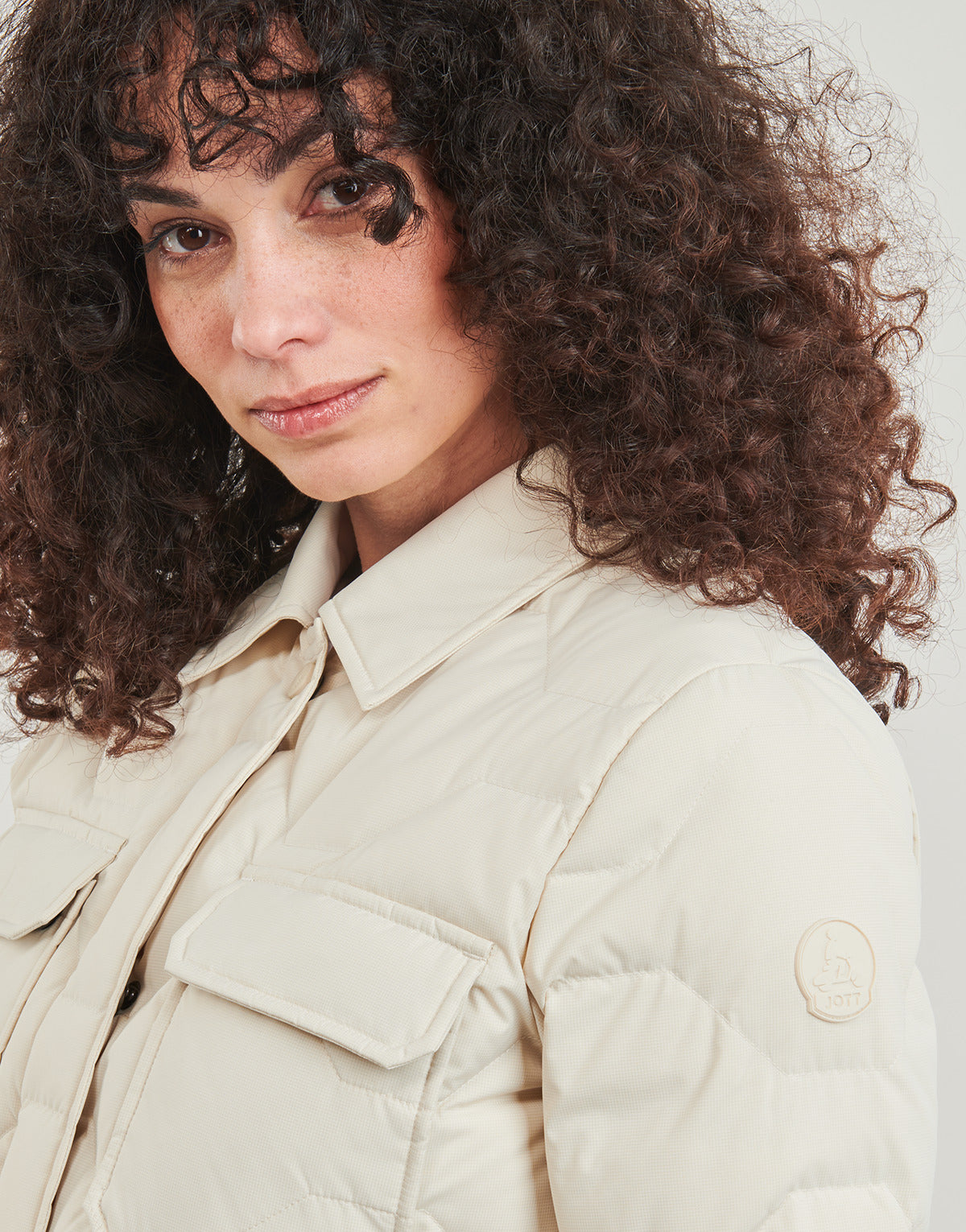 Doudoune Jott Femme Carmen Beige – Puffer Jacket Édition Hiver, Imperméable & Légère, Tailles XS à 2XL, Collection Urban Chic