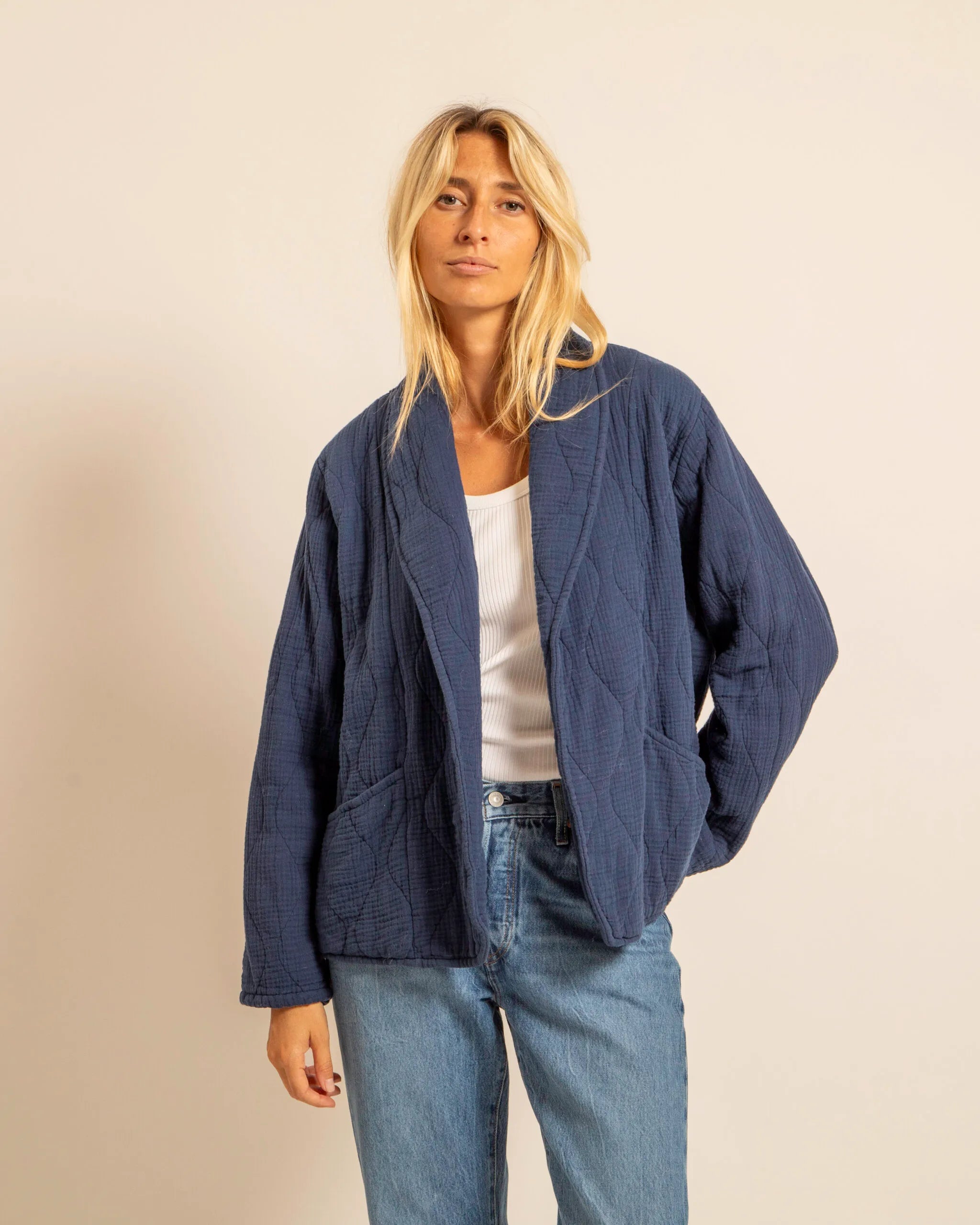 Veste Aokyanos Femme Navy en Gaz de Coton – Élégante, Confortable