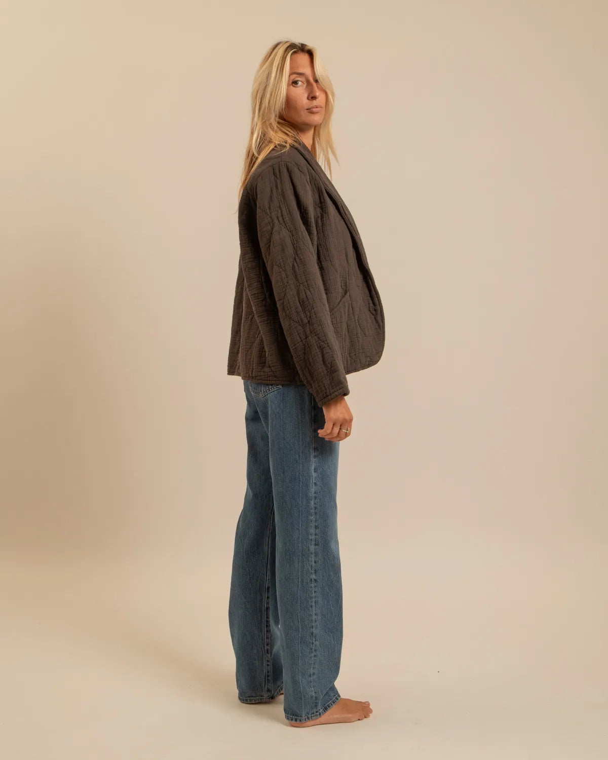 Veste Femme Chocolat en Gaz de Coton – Aokyanos Cuba | Élégance, Chaleur & Confort Hiver