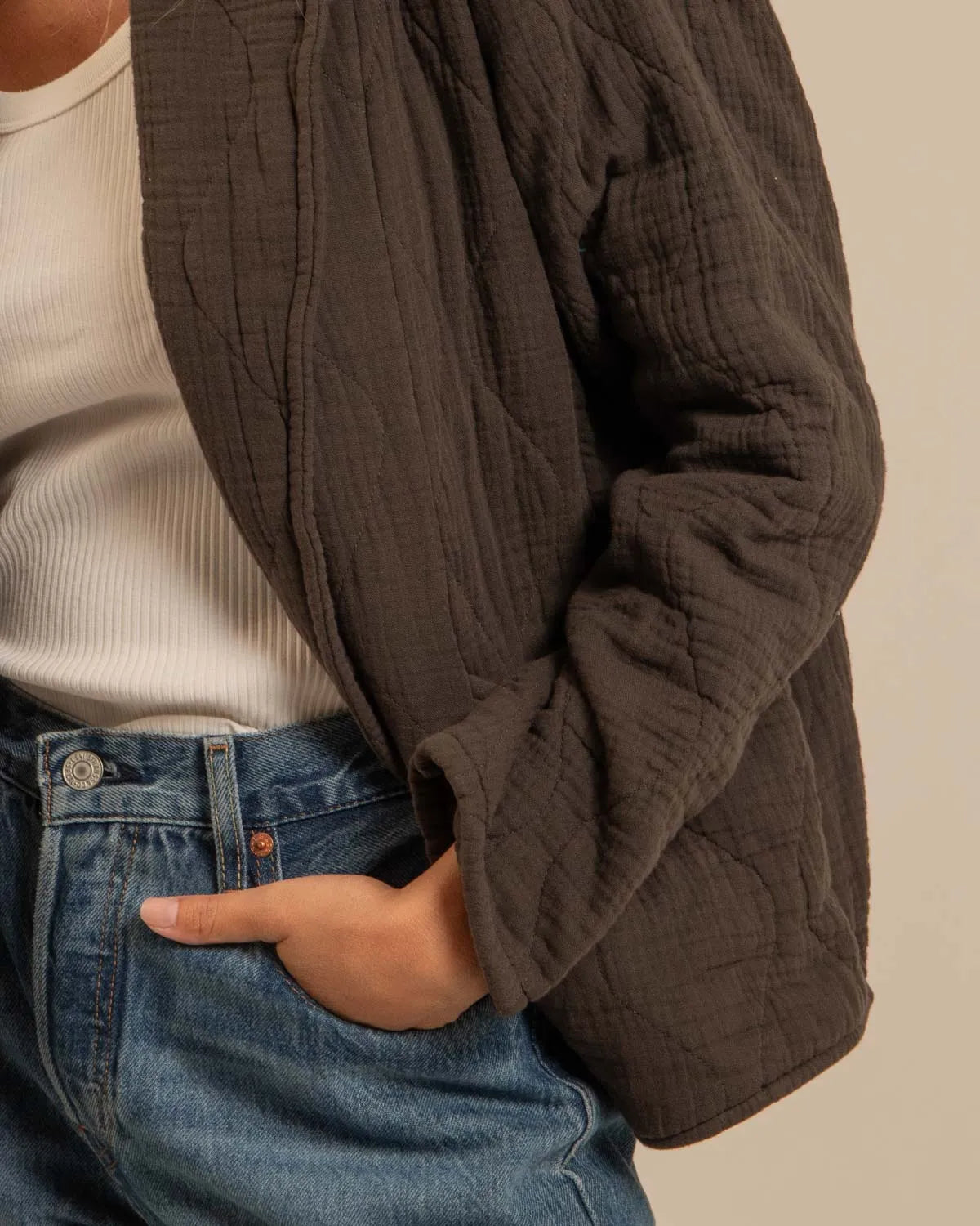 Veste Femme Chocolat en Gaz de Coton – Aokyanos Cuba | Élégance, Chaleur & Confort Hiver