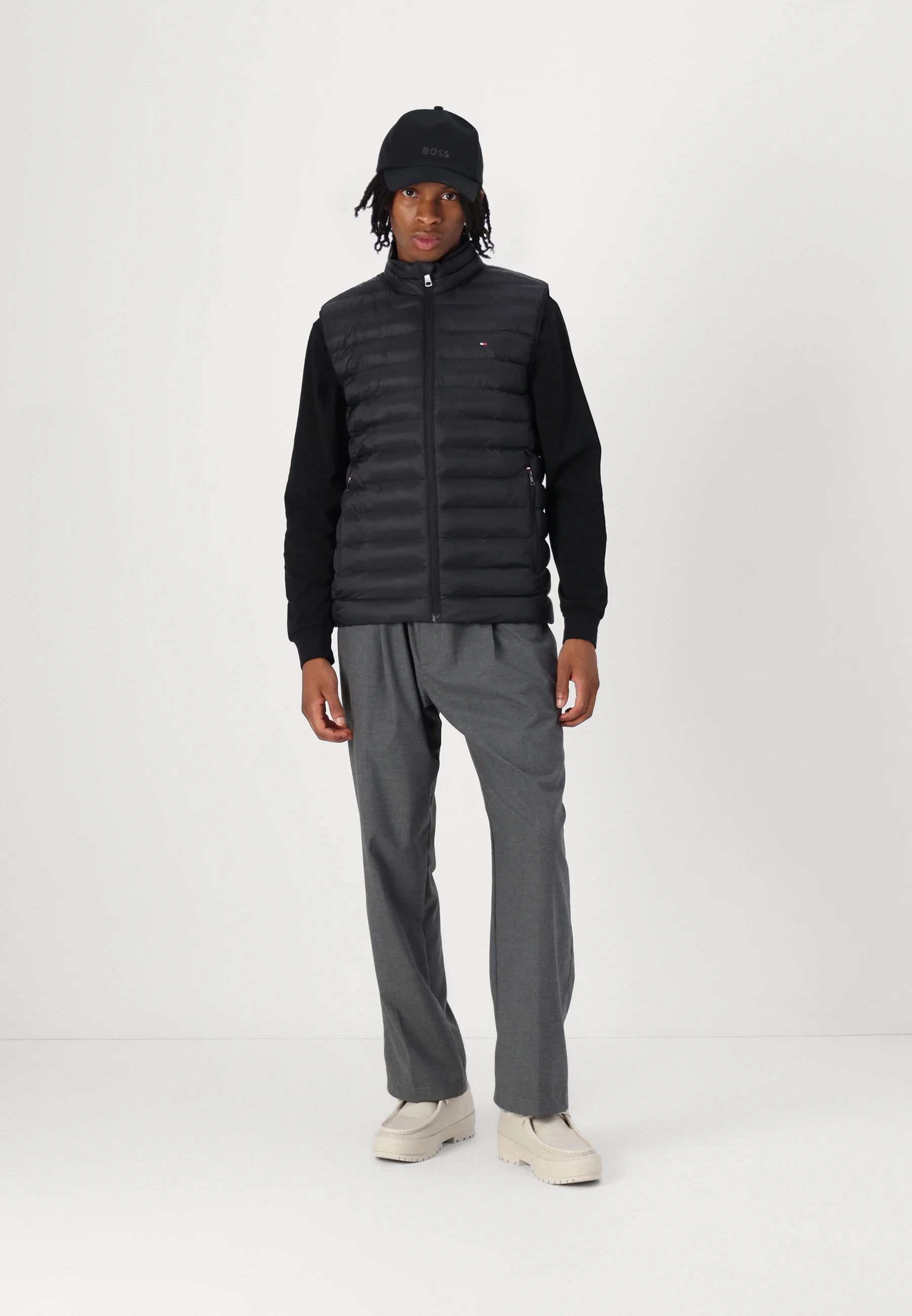 Doudoune sans manches homme Tommy Hilfiger noire – Gilet matelassé léger, confort, hiver mi-saison.
