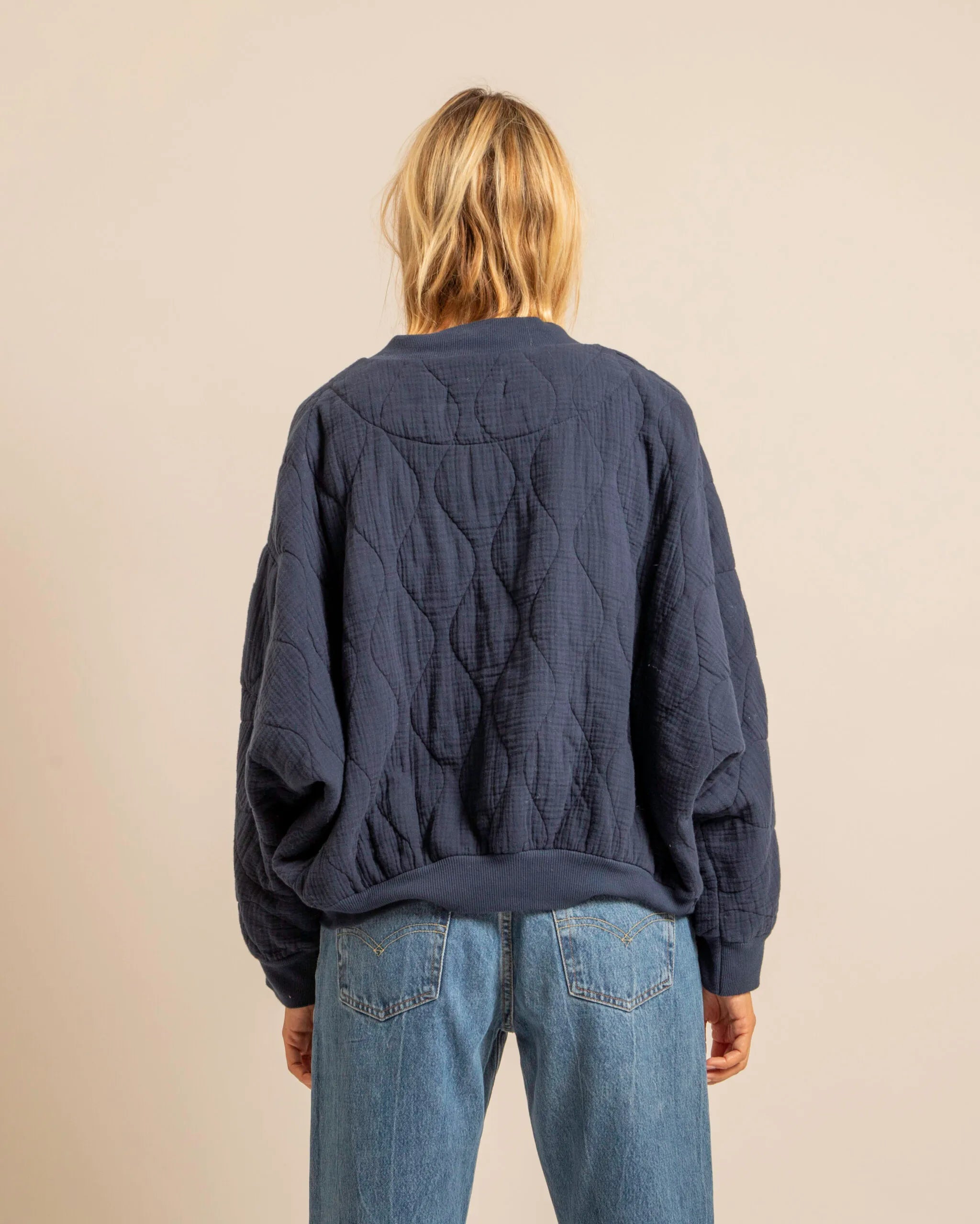 Veste femme Aokyanos Daytona en gaz de coton coloris nuit – Élégante, légère et confortable