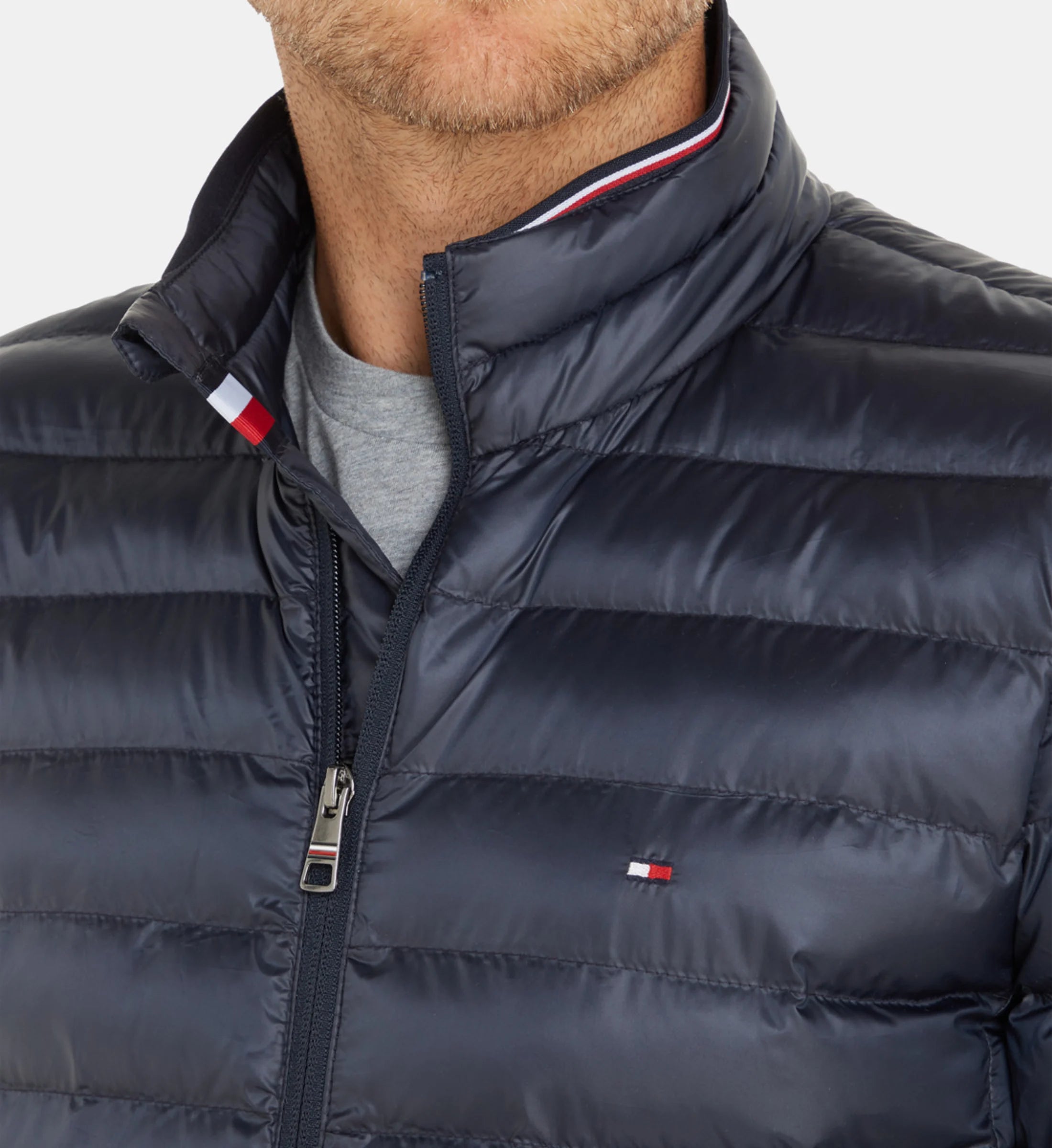 Doudoune Tommy Hilfiger Homme Bleu Marine – Capuche, Légère & Chaude, Hiver Urbain