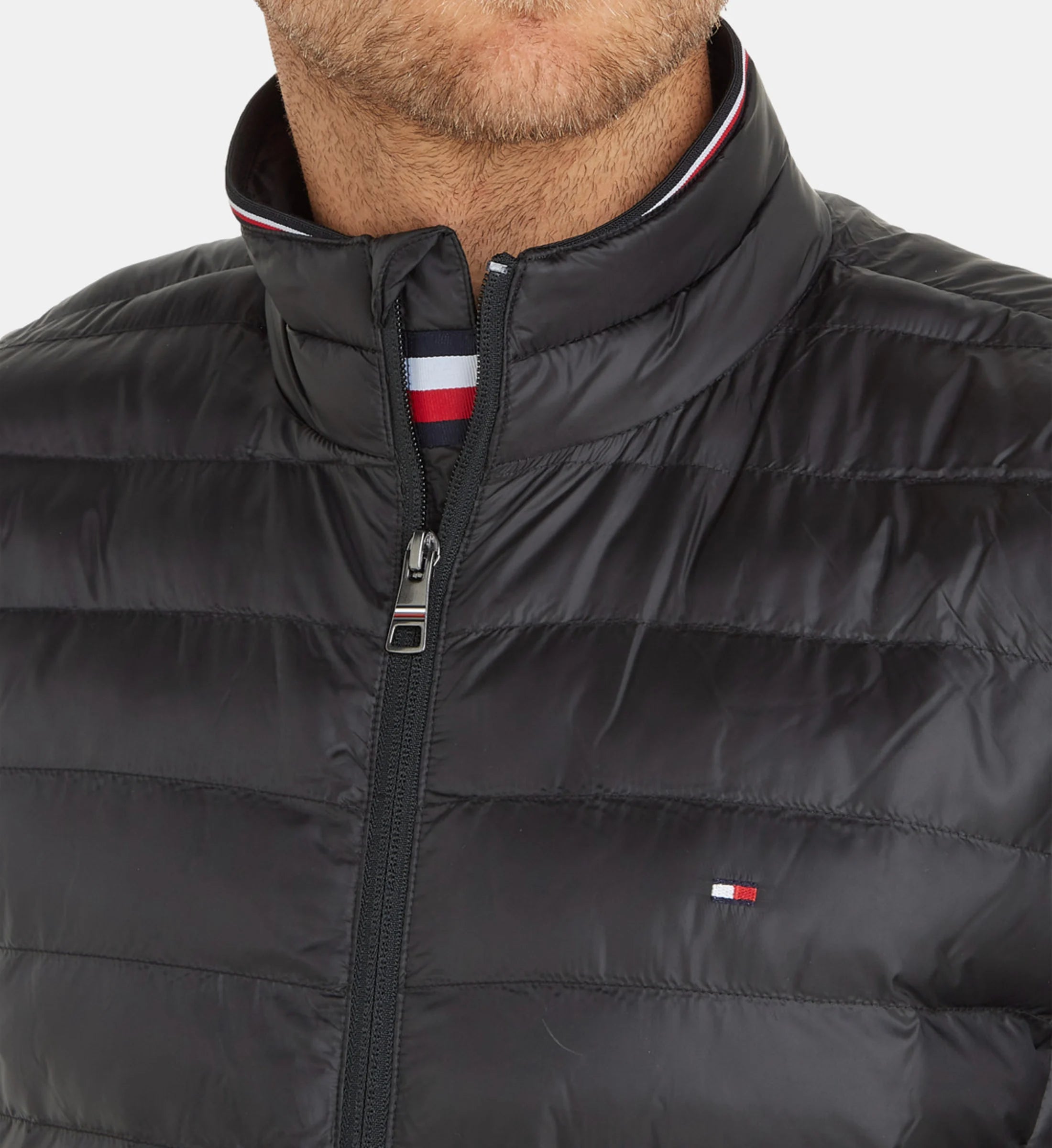 Doudoune Tommy Hilfiger Homme Noir – Capuche, Légère & Chaude, Hiver Urbain