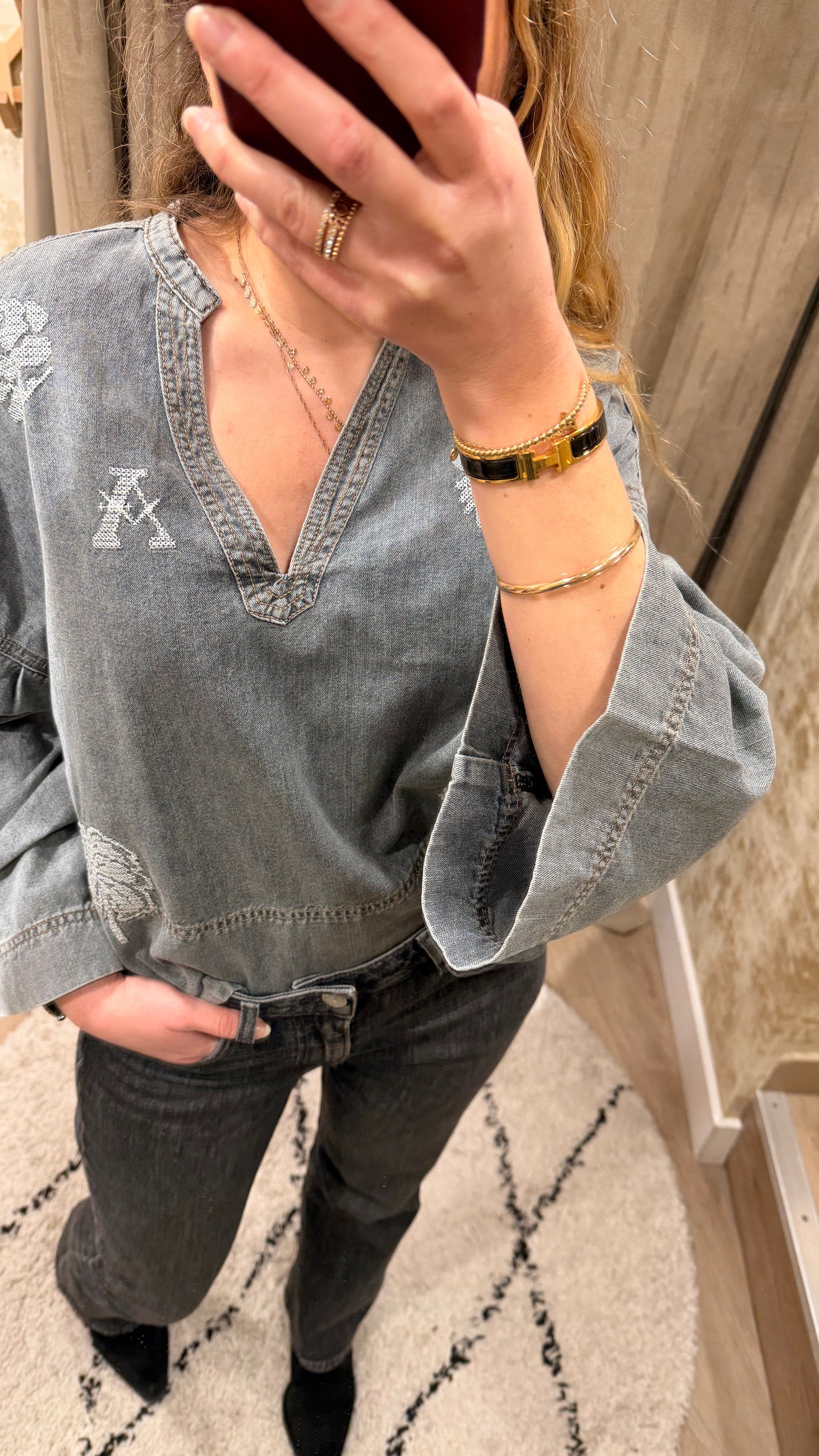 Blouse Donatelo en denim gris ou bleu – coupe ample brodée femme - Adoré Paris