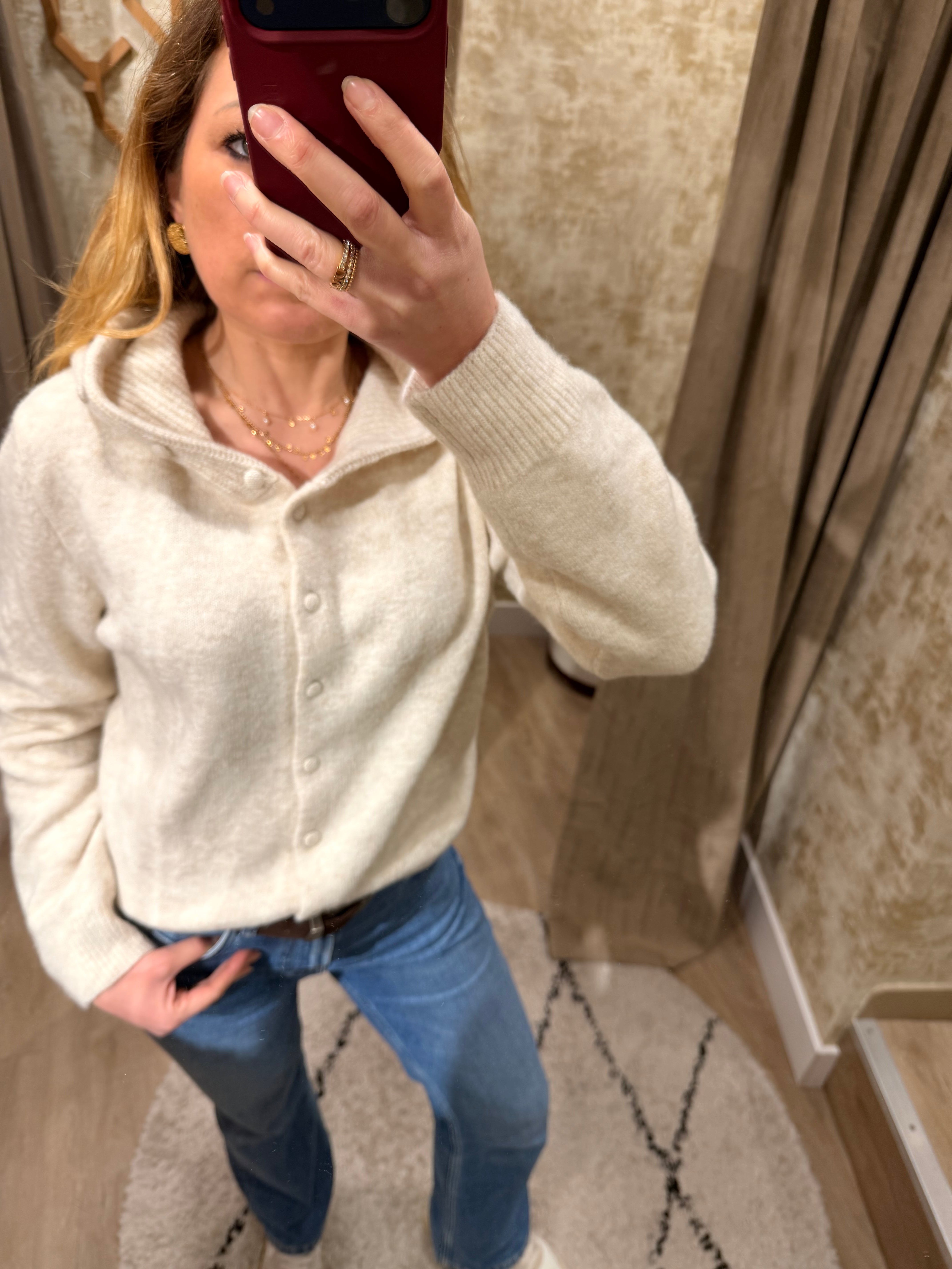 Gilet femme écru à capuche maille douce boutonné style cocooning – Adoré Paris