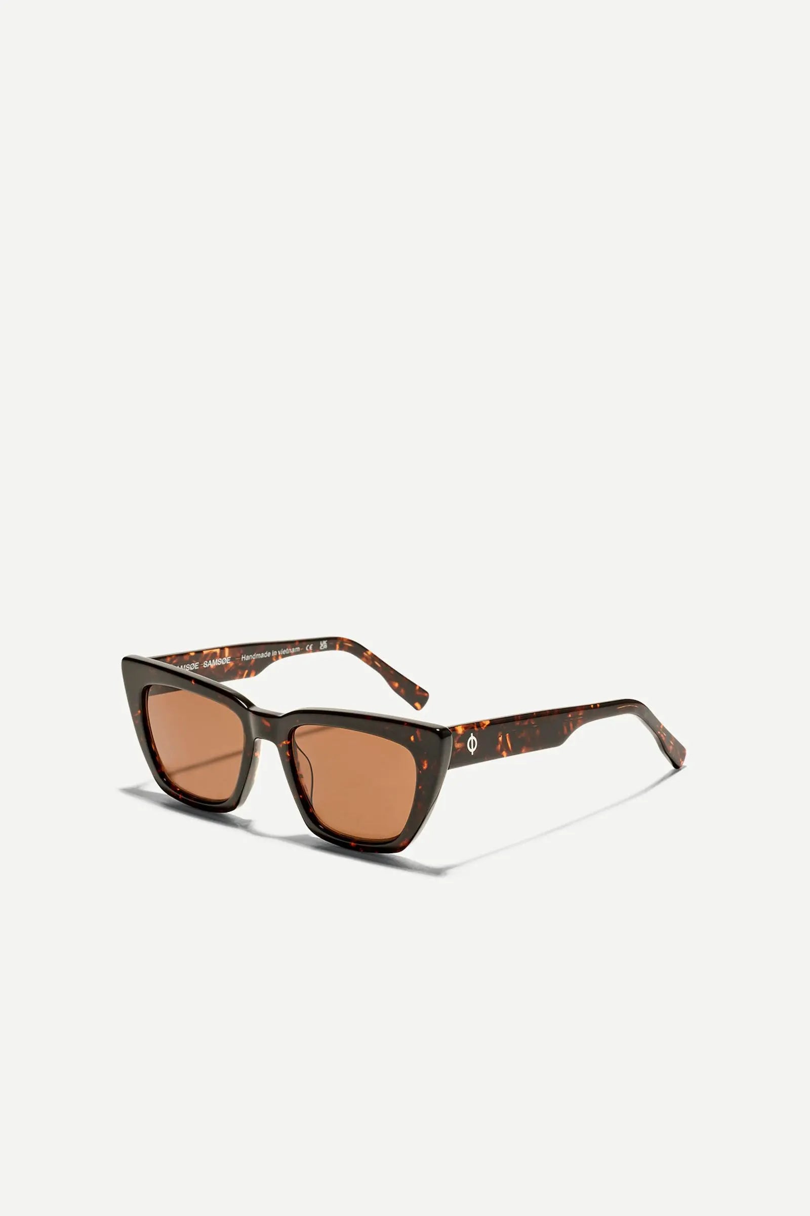 lunette de soleil marron oeil de chat 