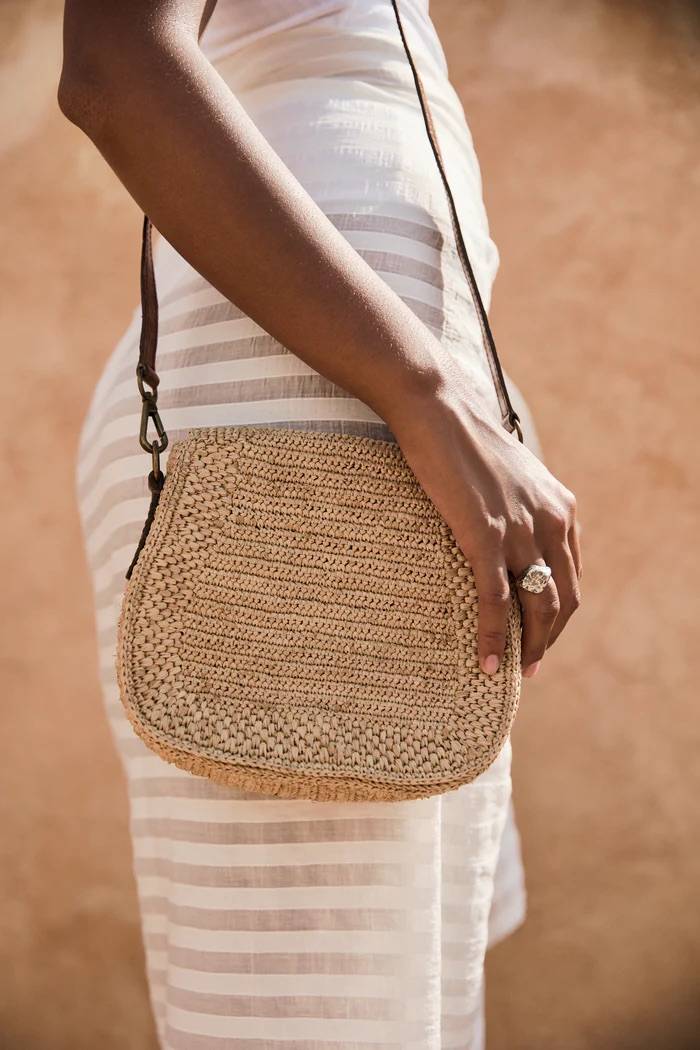 Sac Tiako raphia naturel - Sac bandoulière artisanal femme à rabat fait main Madagascar