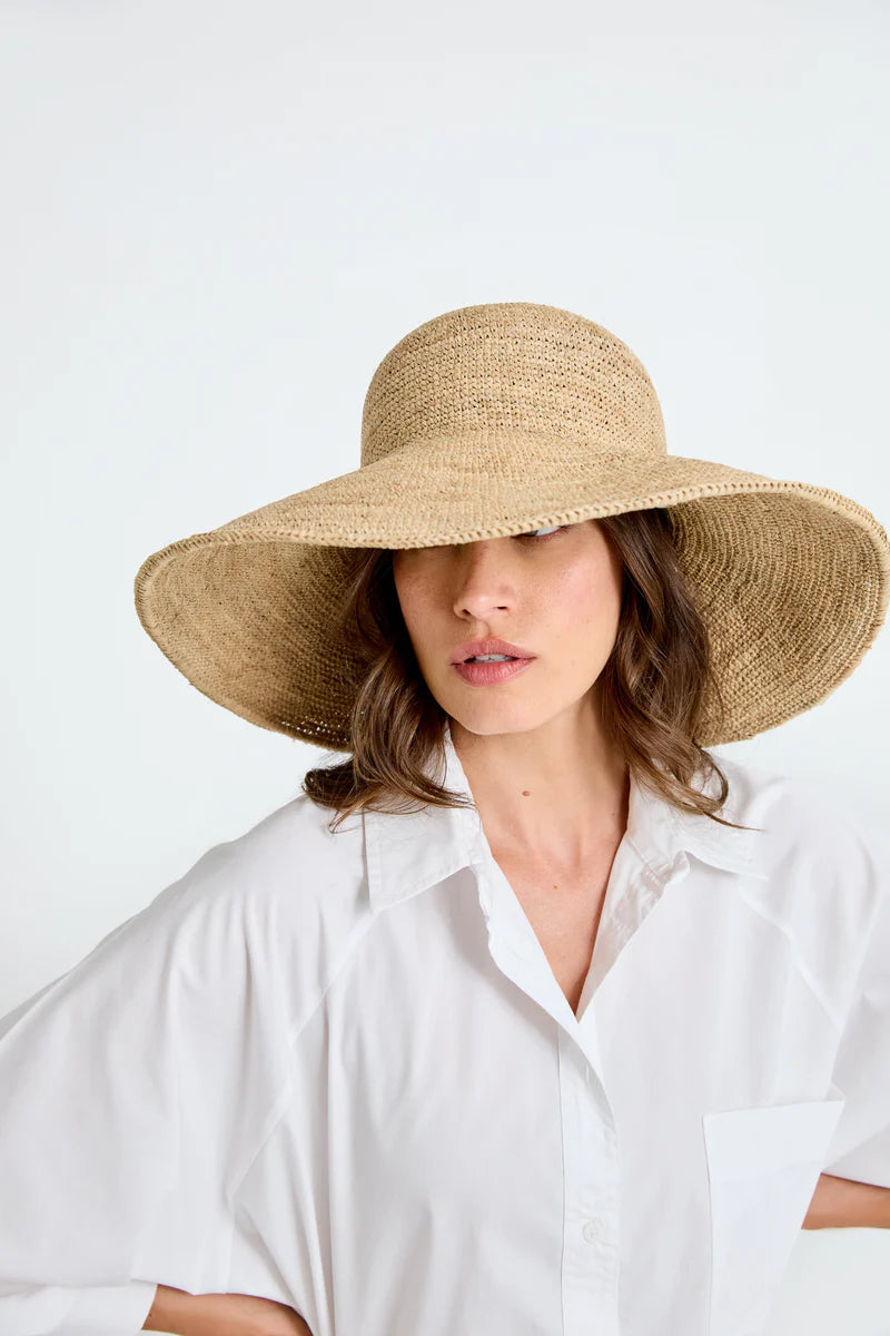 Chapeau capeline en raphia naturel MUSE fait main – Élégant & pliable - IBELIV