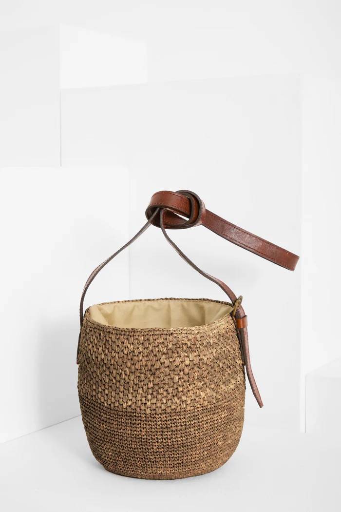 Sac Maika seau raphia naturel - Sac seau artisanal femme fait main Madagascar