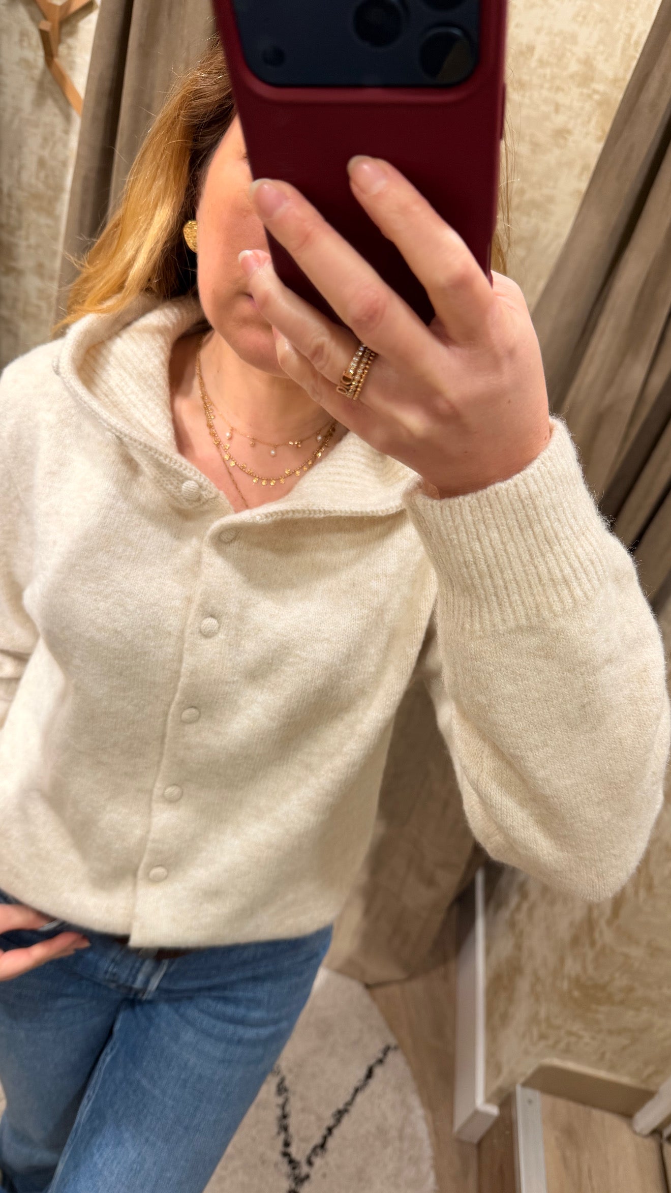 Gilet femme écru à capuche maille douce boutonné style cocooning – Adoré Paris
