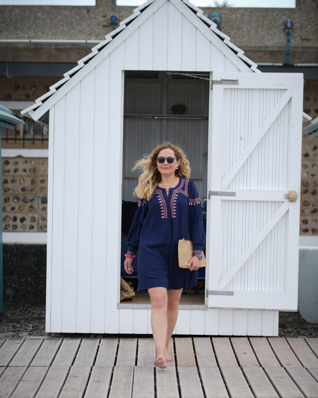 Robe Queen bleu marine broderies bohème chic manches longues – Adoré Paris