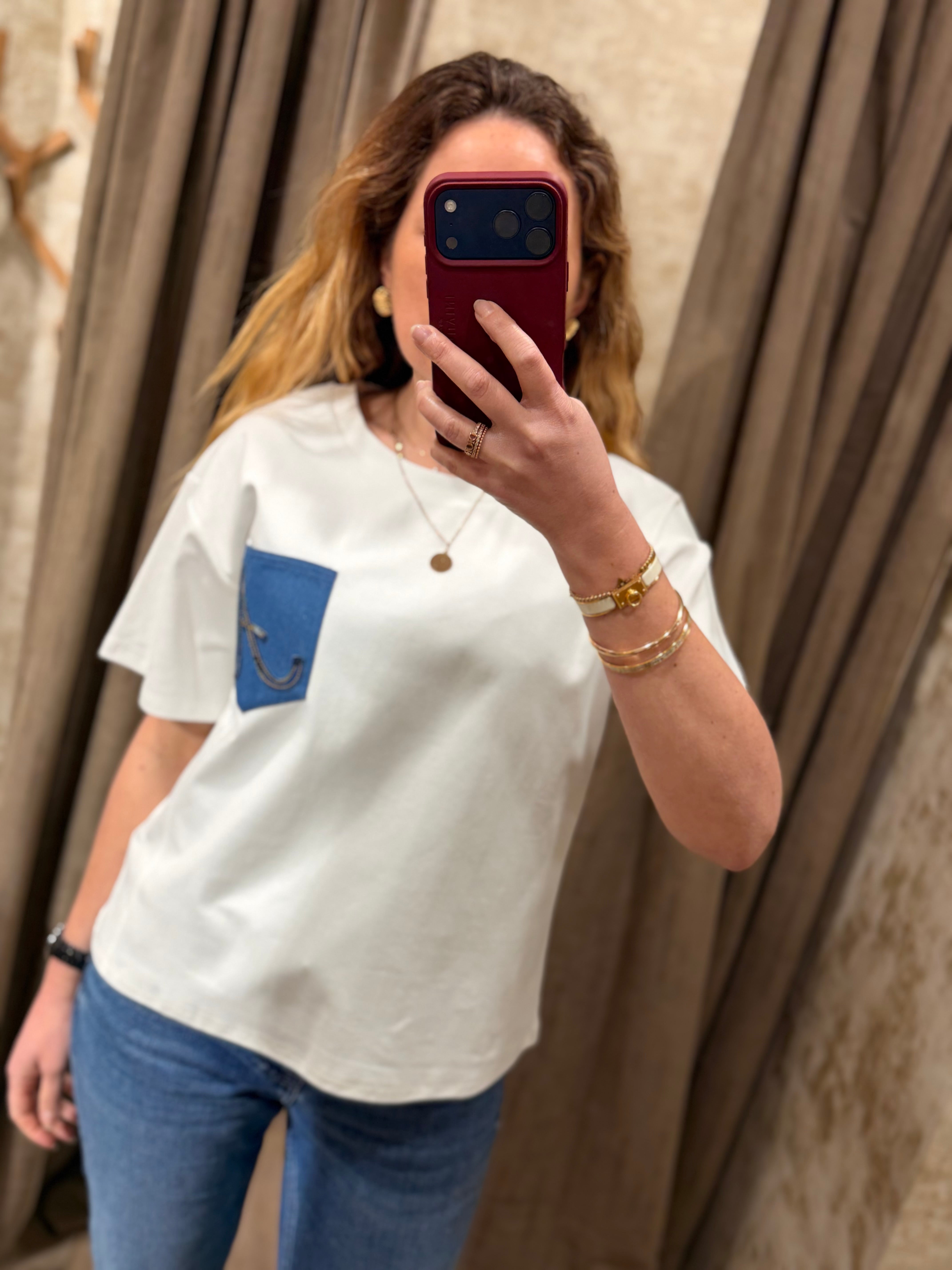 T-shirt blanc femme avec poche jean devant style casual chic – Adoré Paris