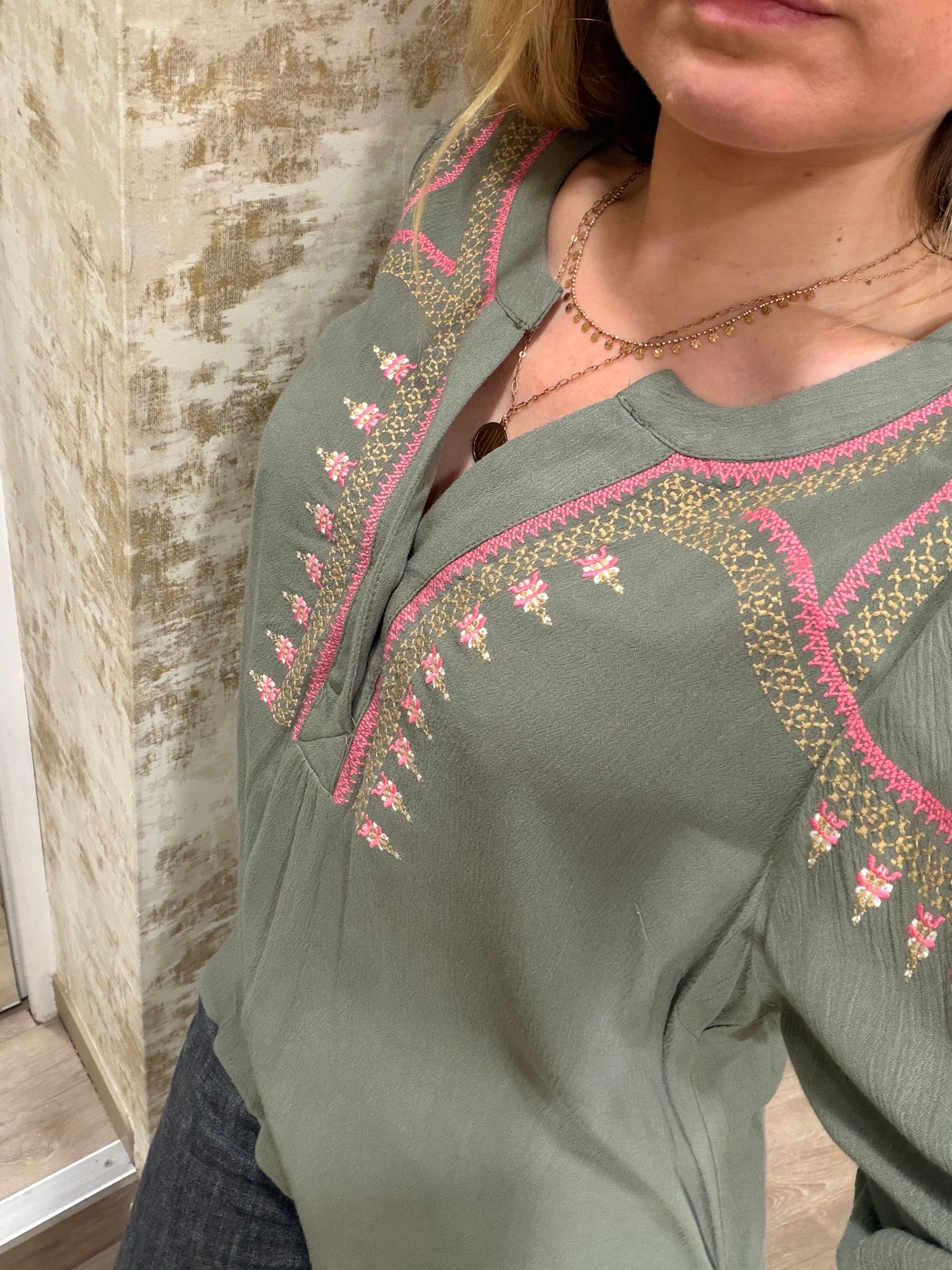 Blouse Colette kaki brodée manches longues femme bohème chic – Adoré Paris