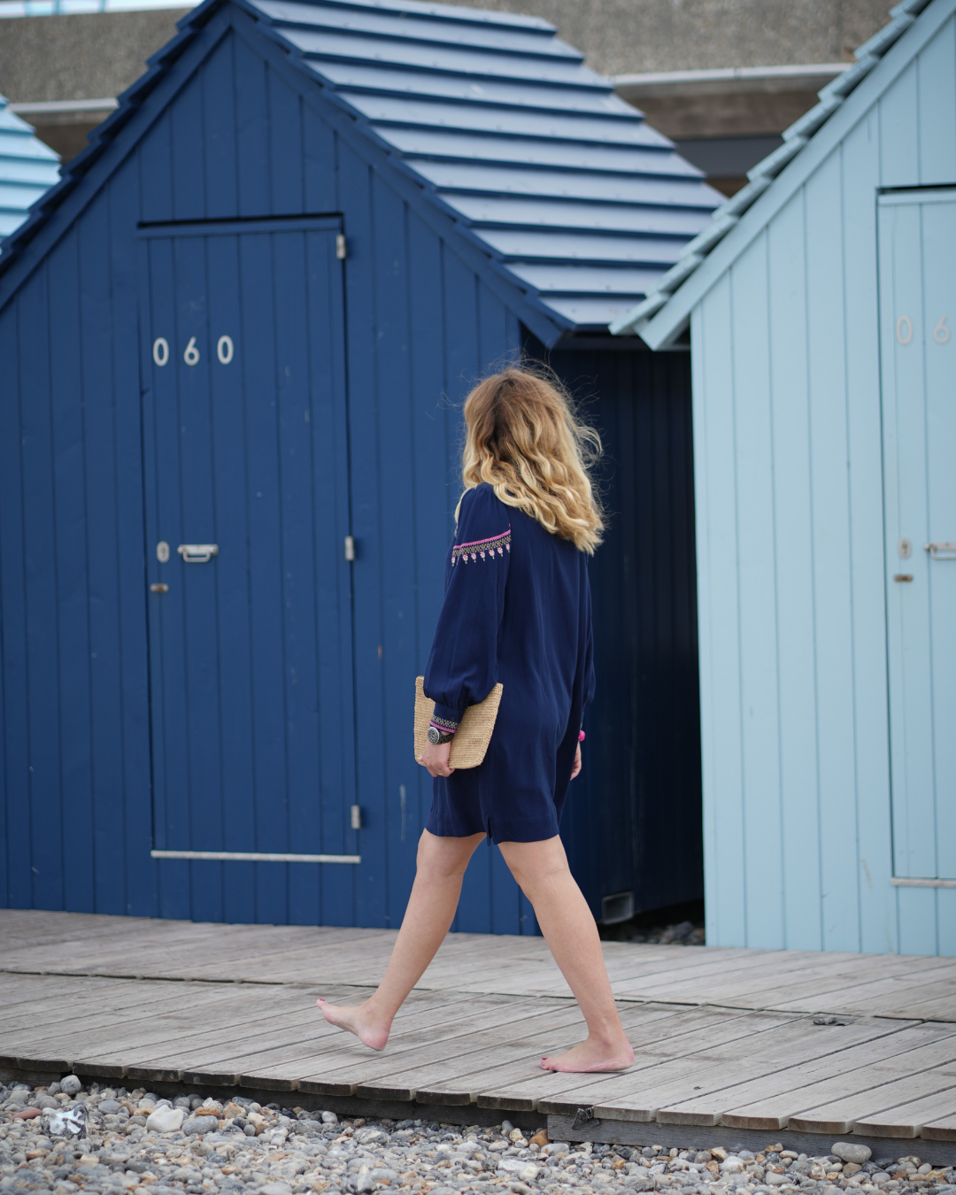 Robe Queen bleu marine broderies bohème chic manches longues – Adoré Paris