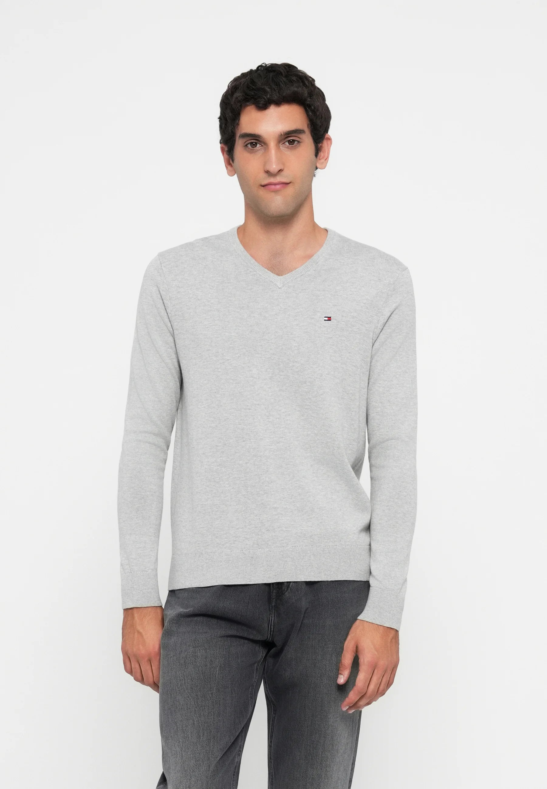 Pull col V Tommy Hilfiger gris clair pour homme – Laine premium, confort.