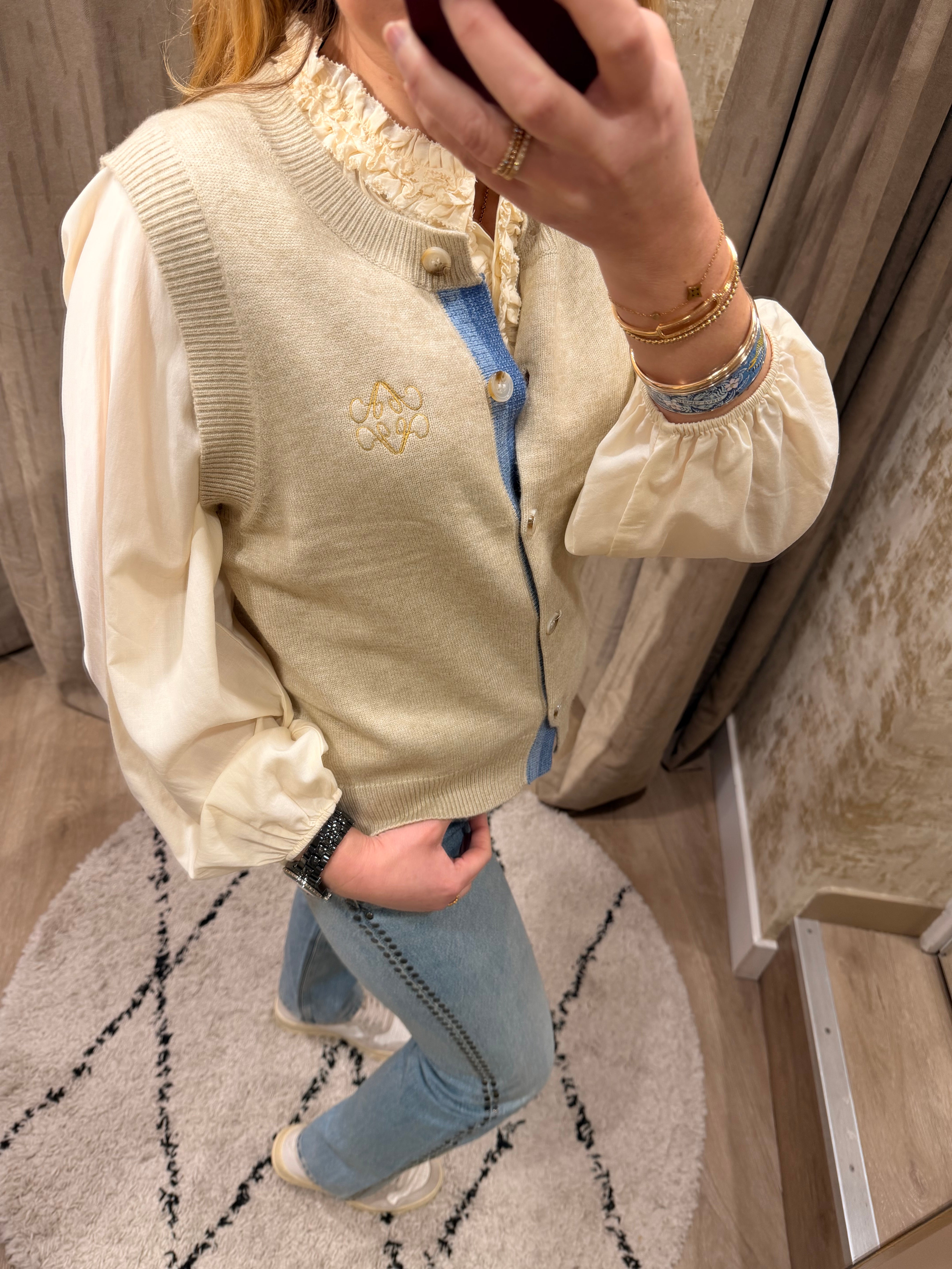 Gilet sans manches femme Léonie à boutons maille fine – Beige, bleu marine, rouge – Adoré Paris