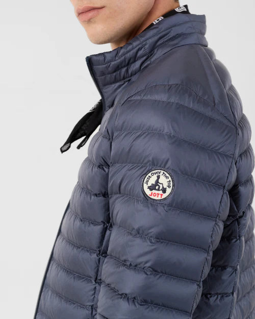 Détail logo manche doudoune MAT bluestone homme JOTT finition premium