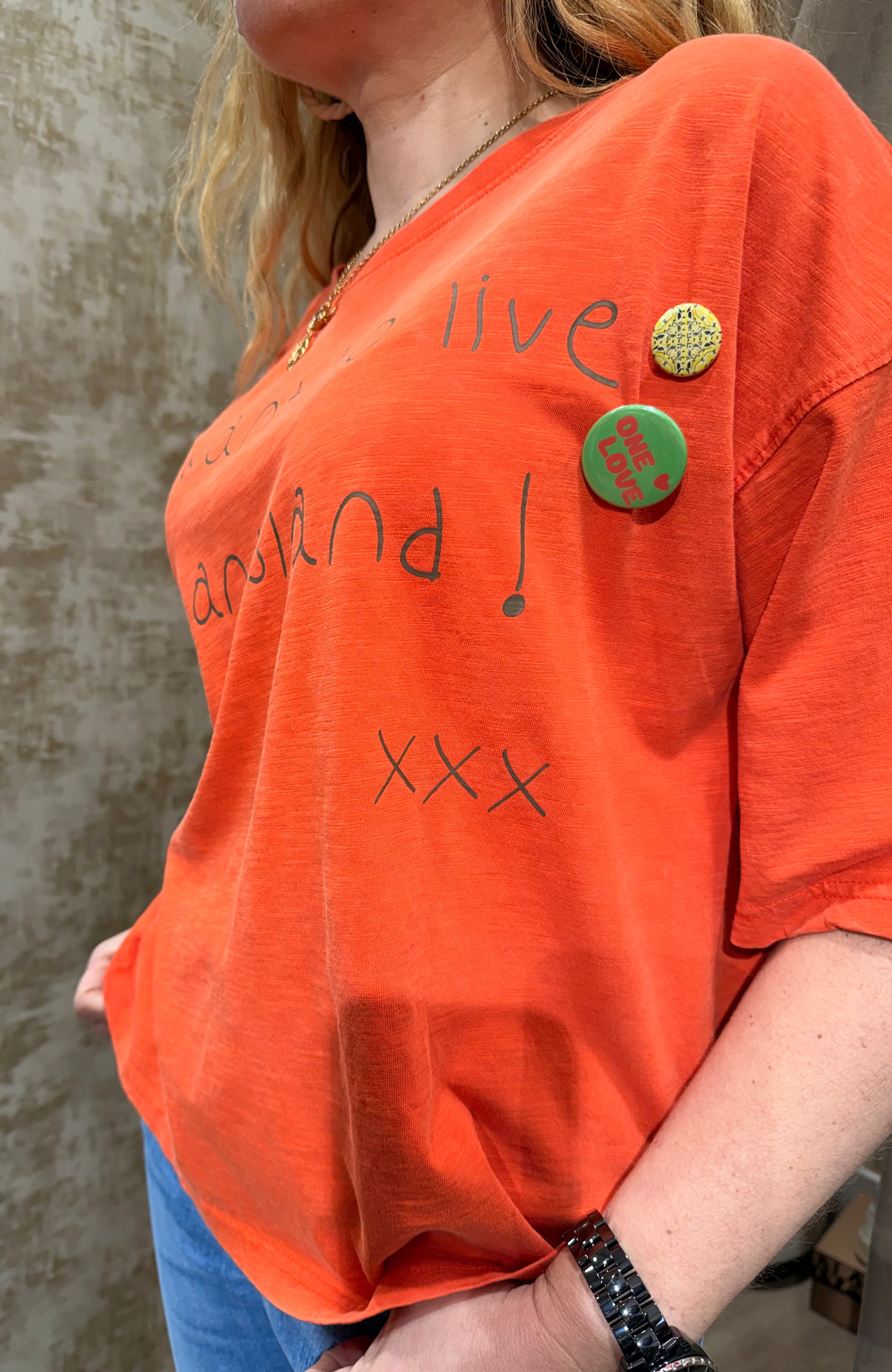 T-shirt femme ILDA orange en coton 100% coupe loose message imprimé – One Tee