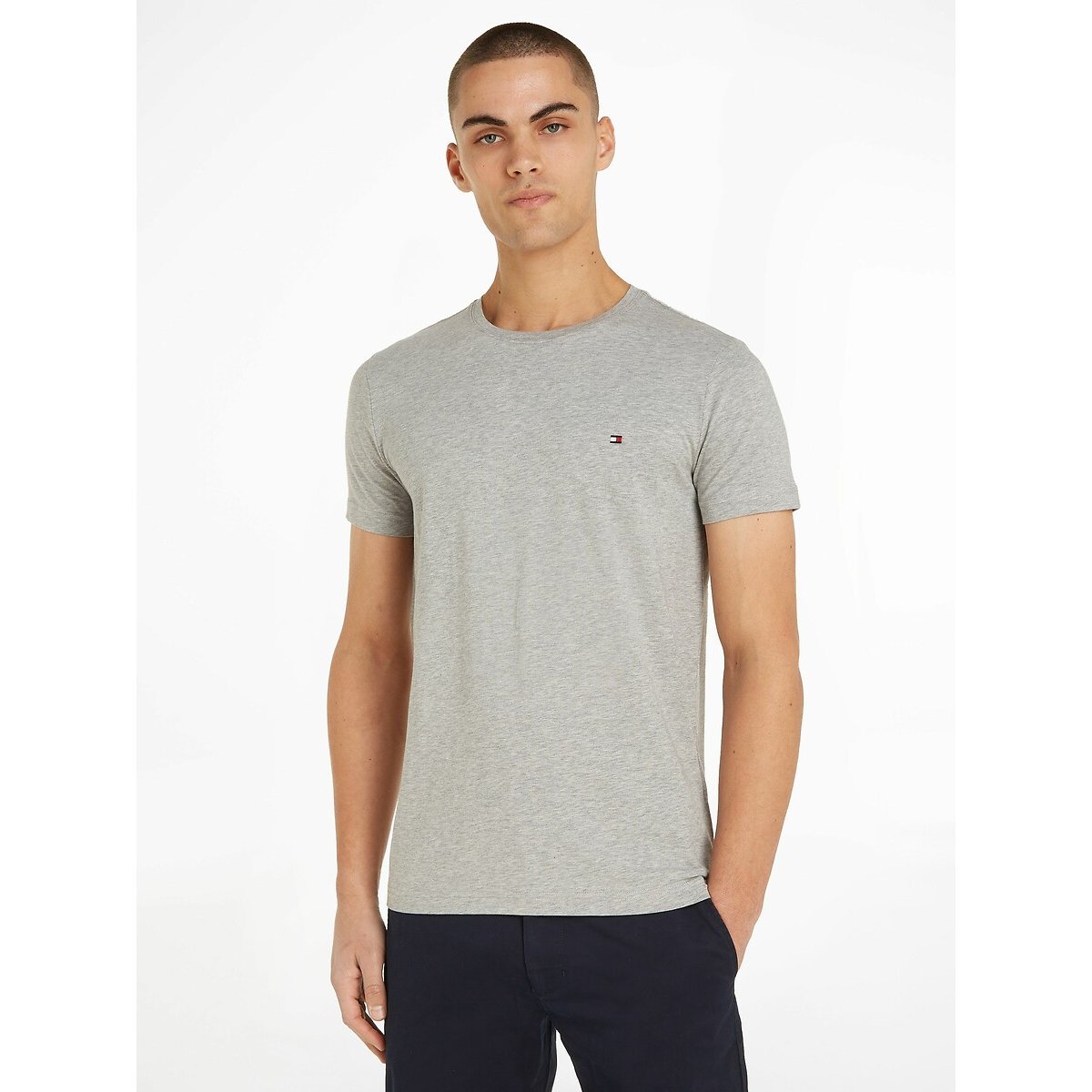 Tee-Shirt Homme Tommy Hilfiger Gris Col Rond – Coton Confort Logo Discret