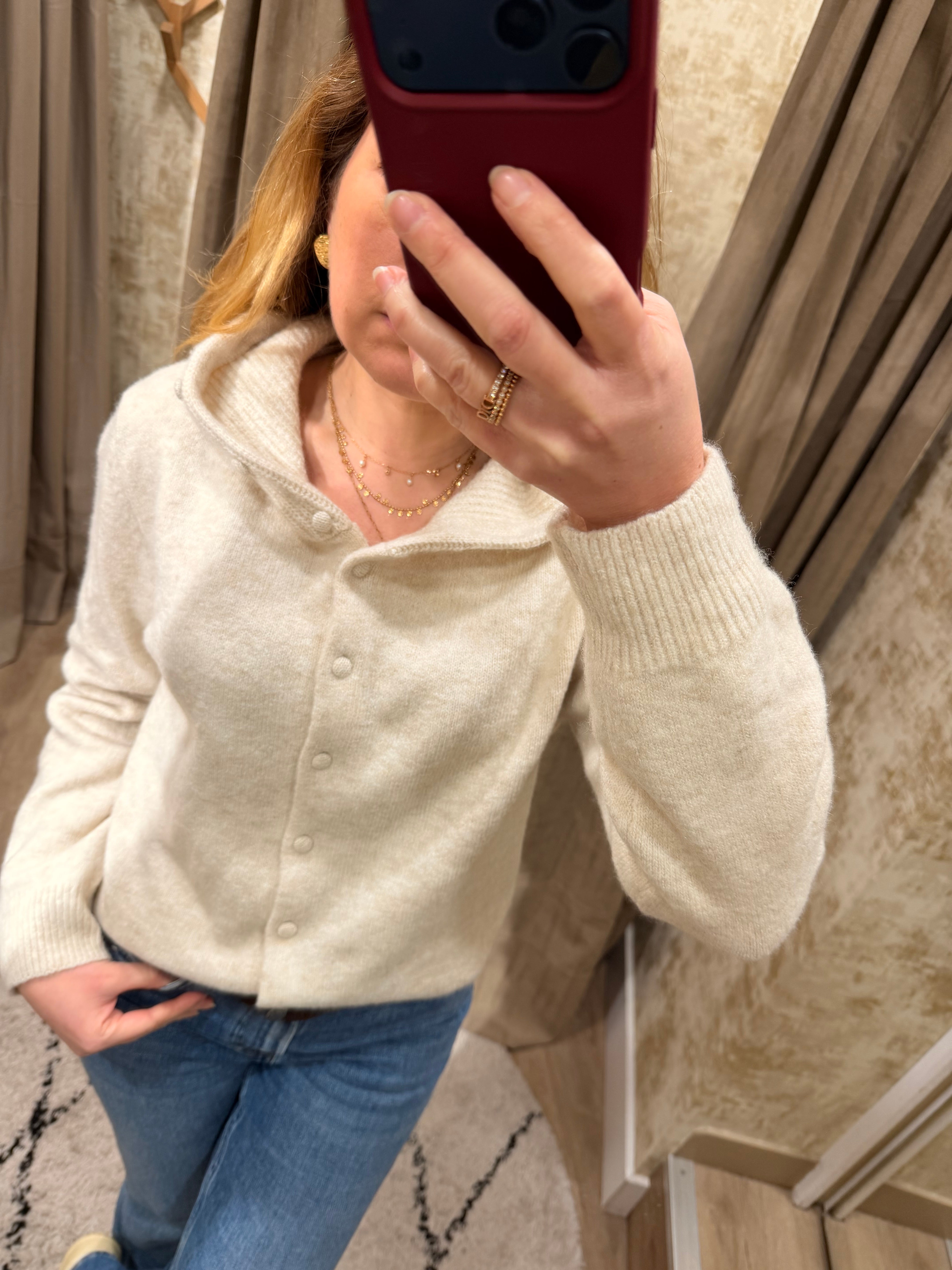 Gilet femme écru à capuche maille douce boutonné style cocooning – Adoré Paris