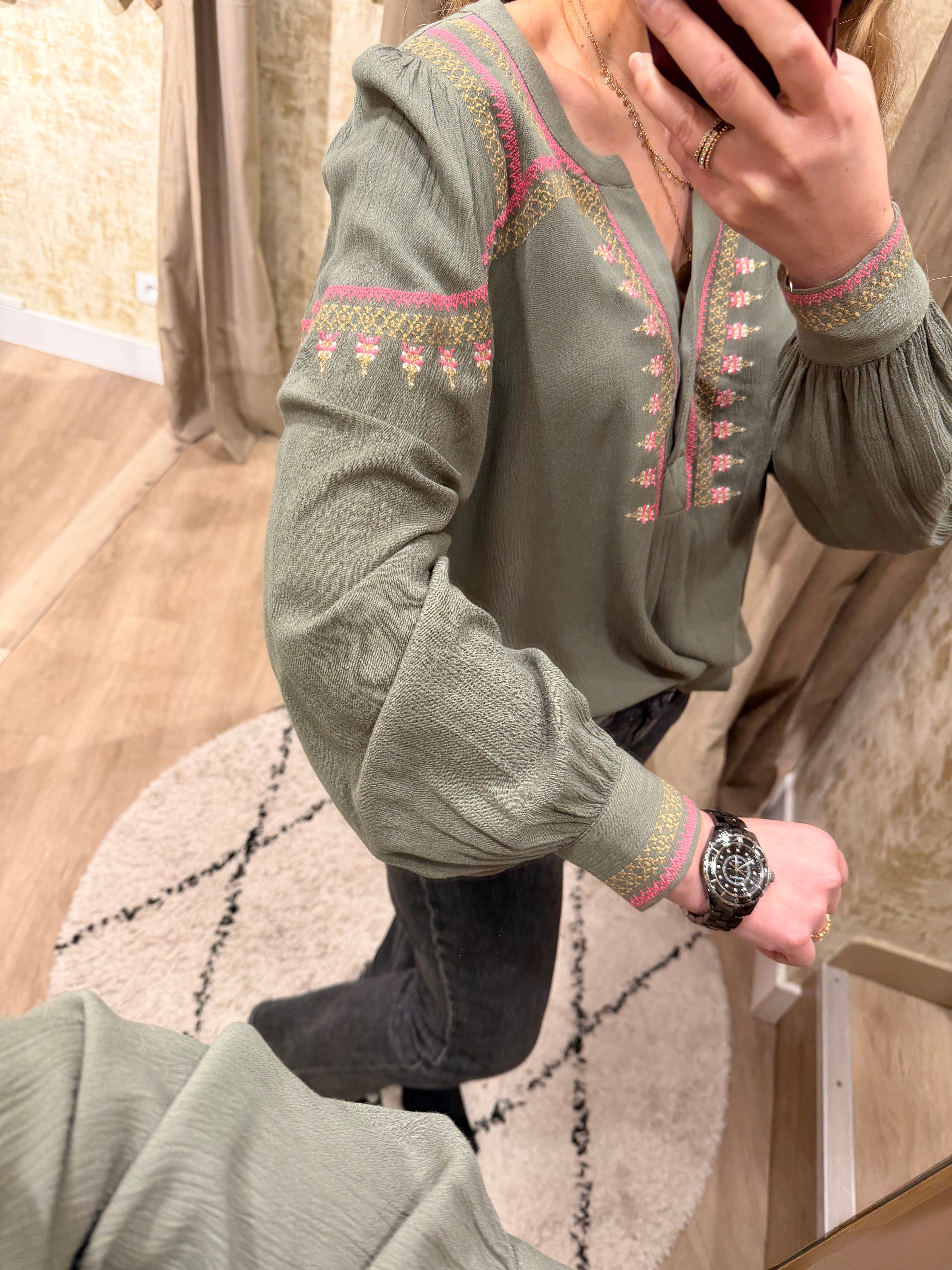 Blouse Colette kaki brodée manches longues femme bohème chic – Adoré Paris