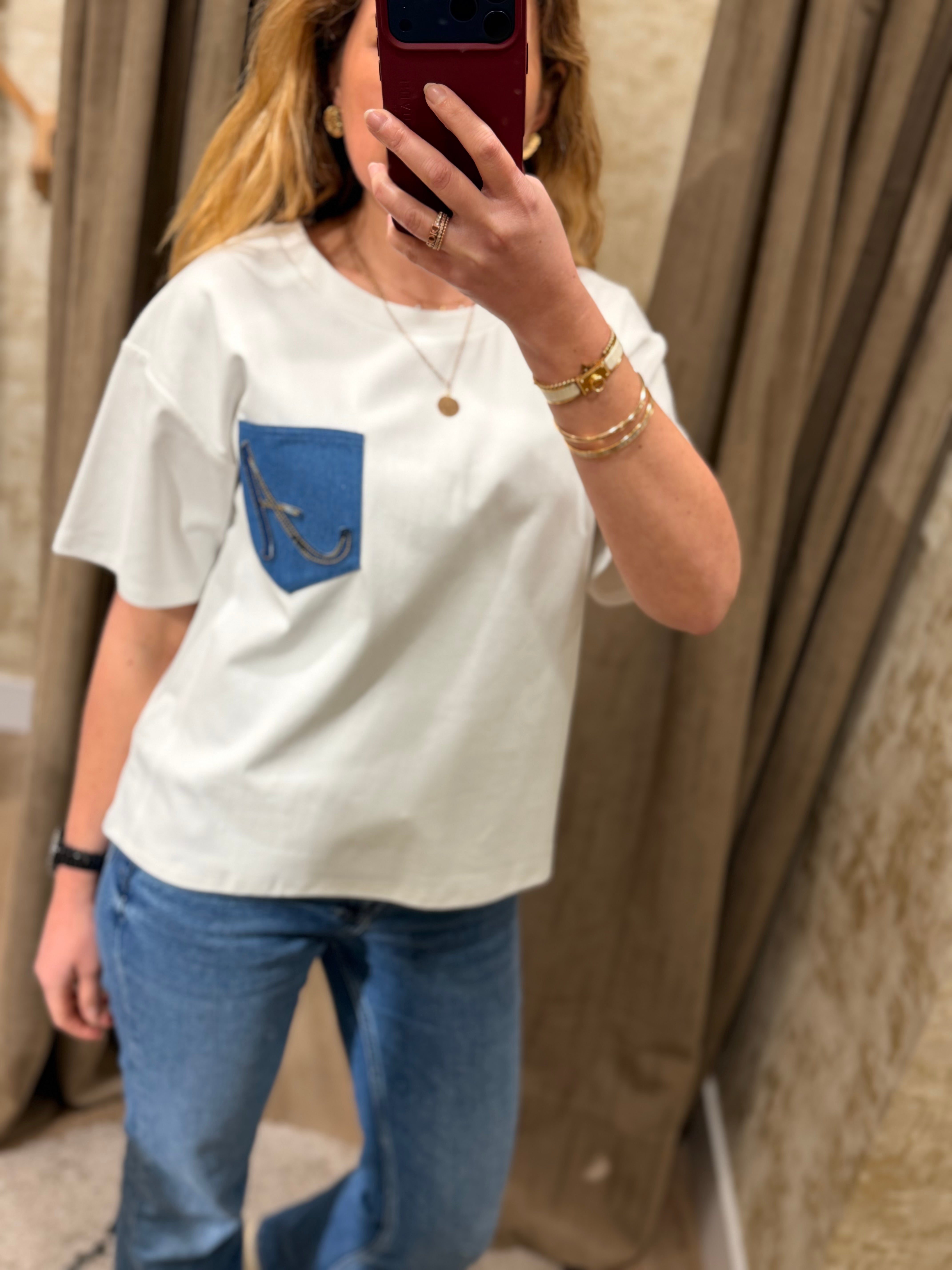 T-shirt blanc femme avec poche jean devant style casual chic – Adoré Paris