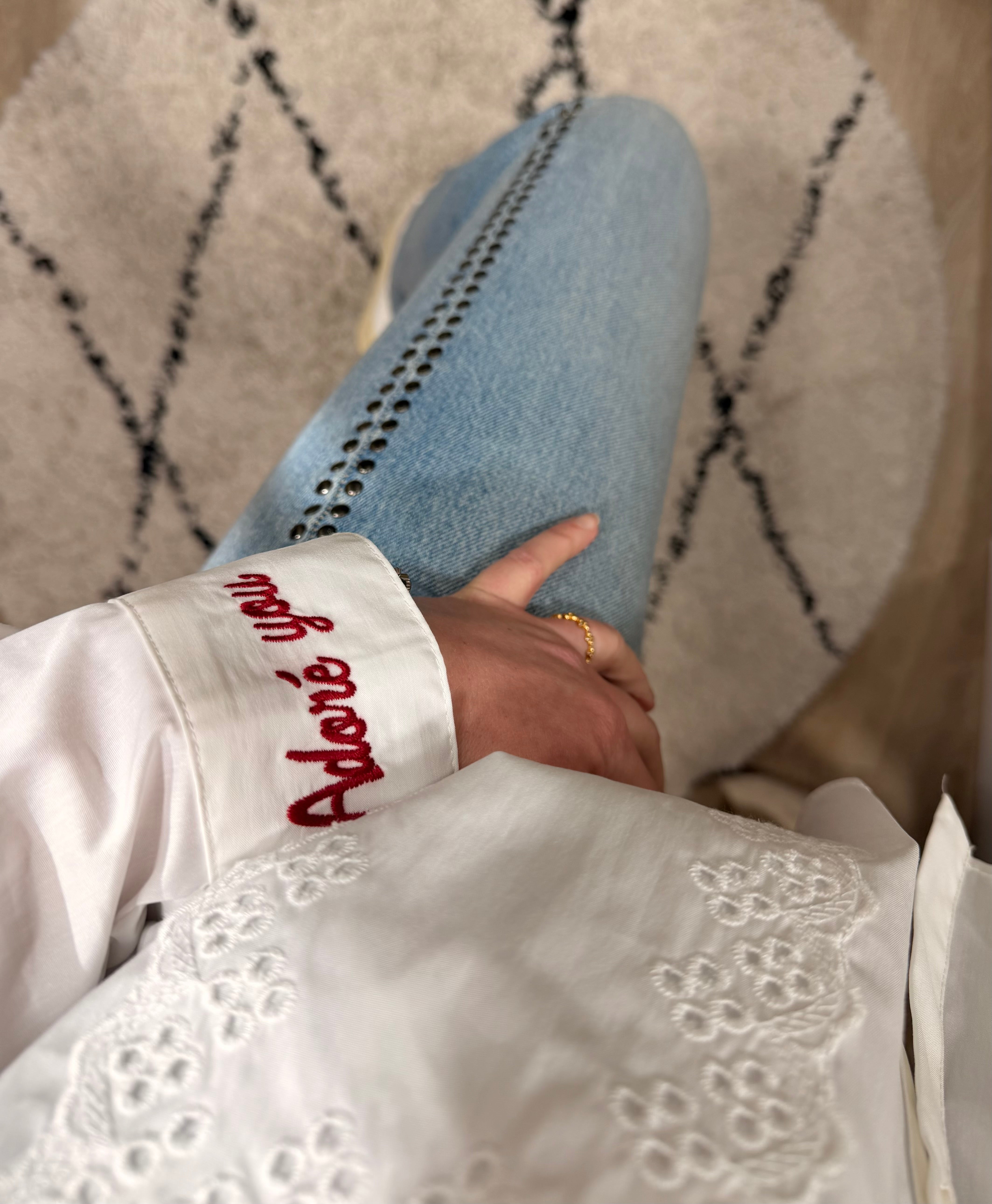 Chemise blanche femme à détails brodés Arlo – coupe moderne Adoré Paris