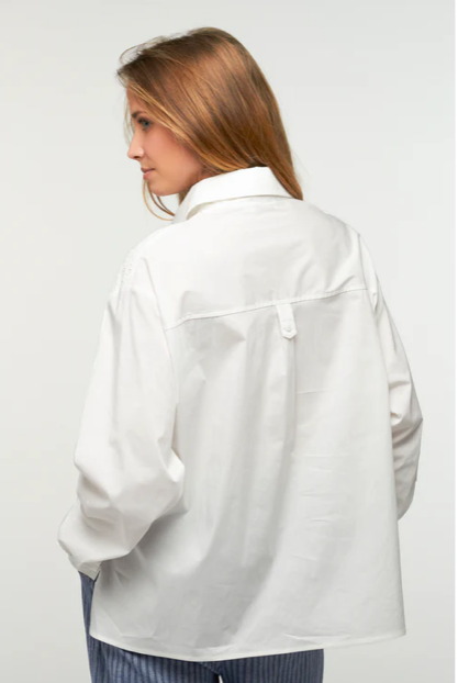 Chemise blanche femme à détails brodés Arlo – coupe moderne Adoré Paris