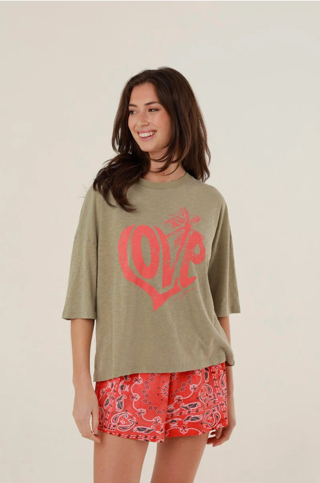 T-shirt femme ANNA bleu stone et Kaki en coton, coupe loose imprimé LOVE – One Tee