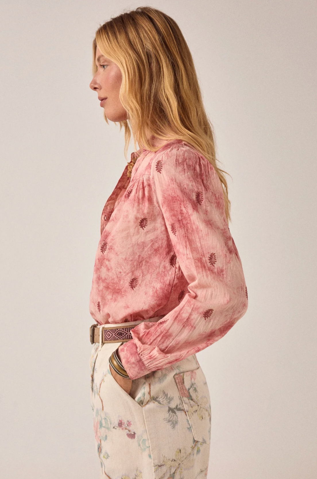 Chemise Rani rose imprimée bohème – Chemise fluide tie and dye femme – Maison Hôtel
