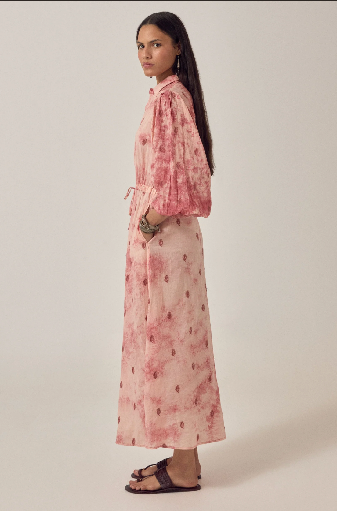 Robe Freya longue rose tie and dye – Robe bohème fluide manches longues femme – Maison Hôtel