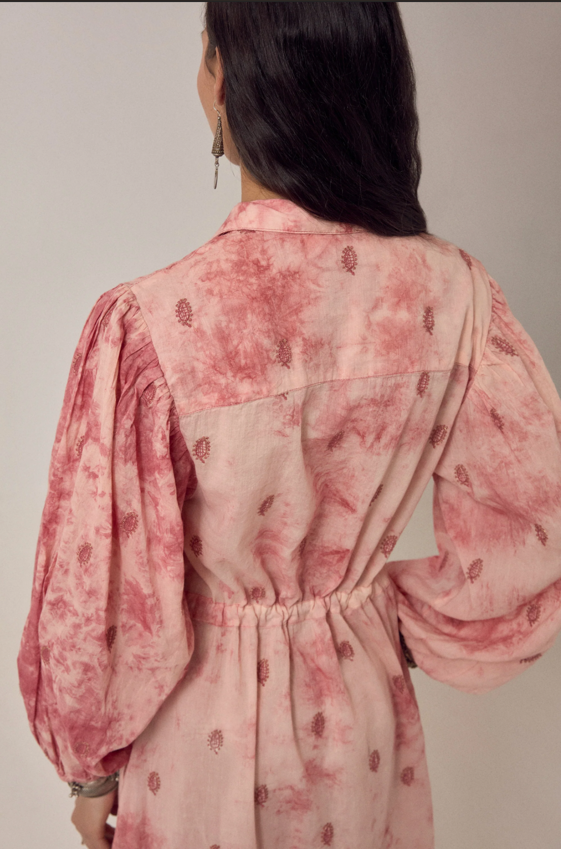 Robe Freya longue rose tie and dye – Robe bohème fluide manches longues femme – Maison Hôtel